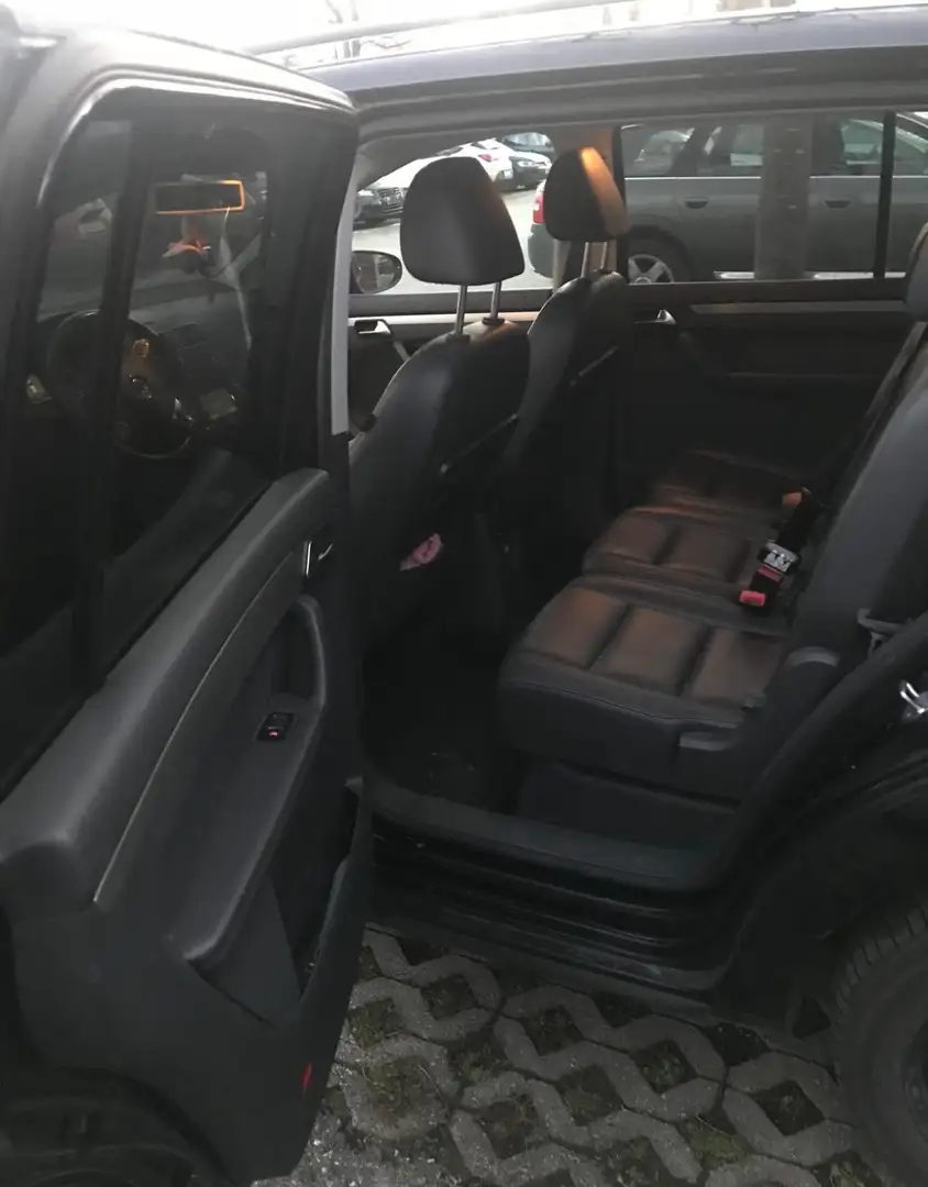 Volkswagen Touran Highline 2,0 TDI - 1