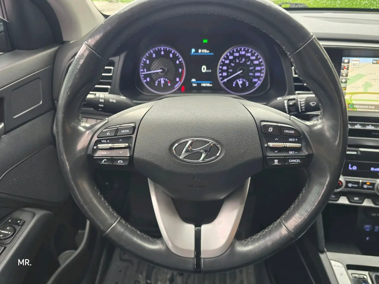 Hyundai ELANTRA снимка Hyundai ELANTRA