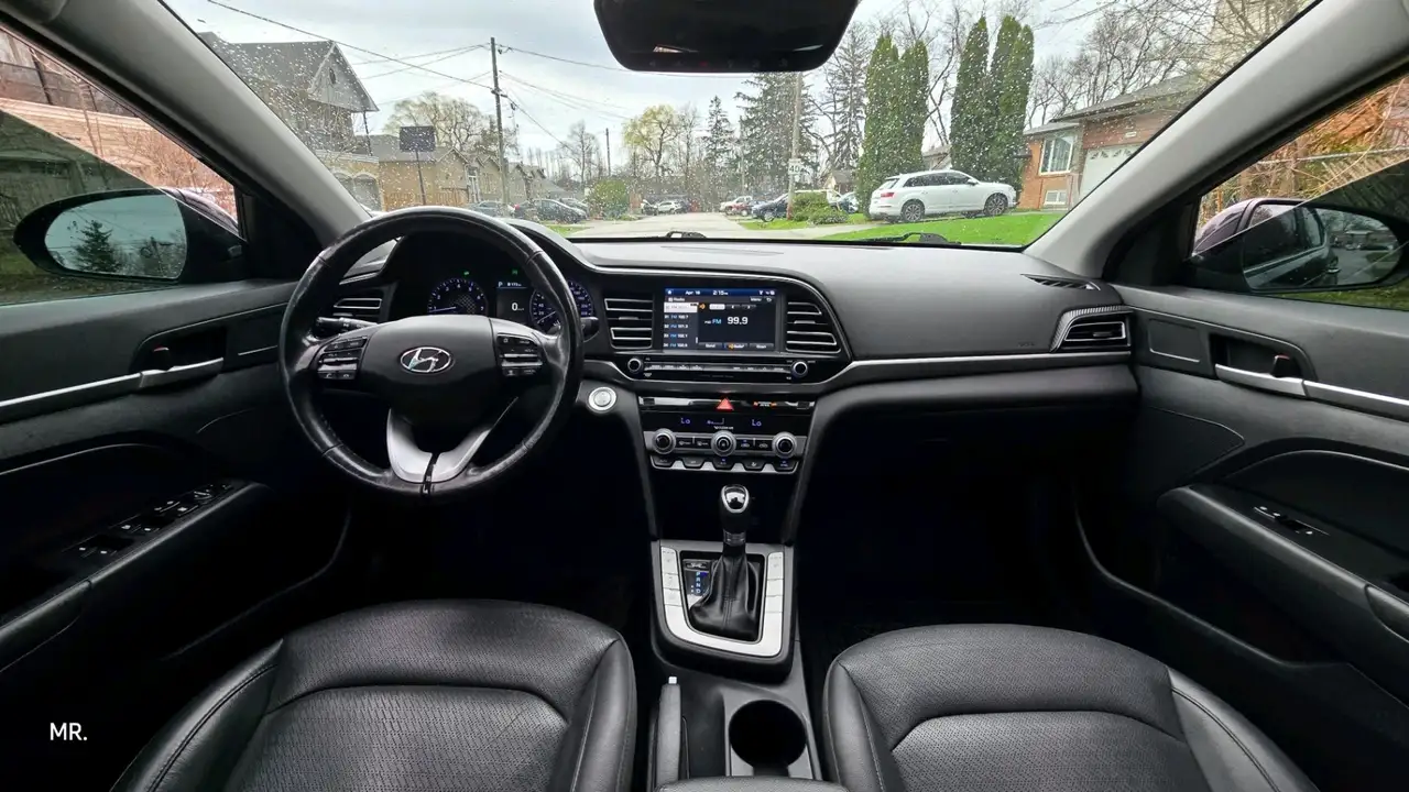 Hyundai ELANTRA снимка Hyundai ELANTRA