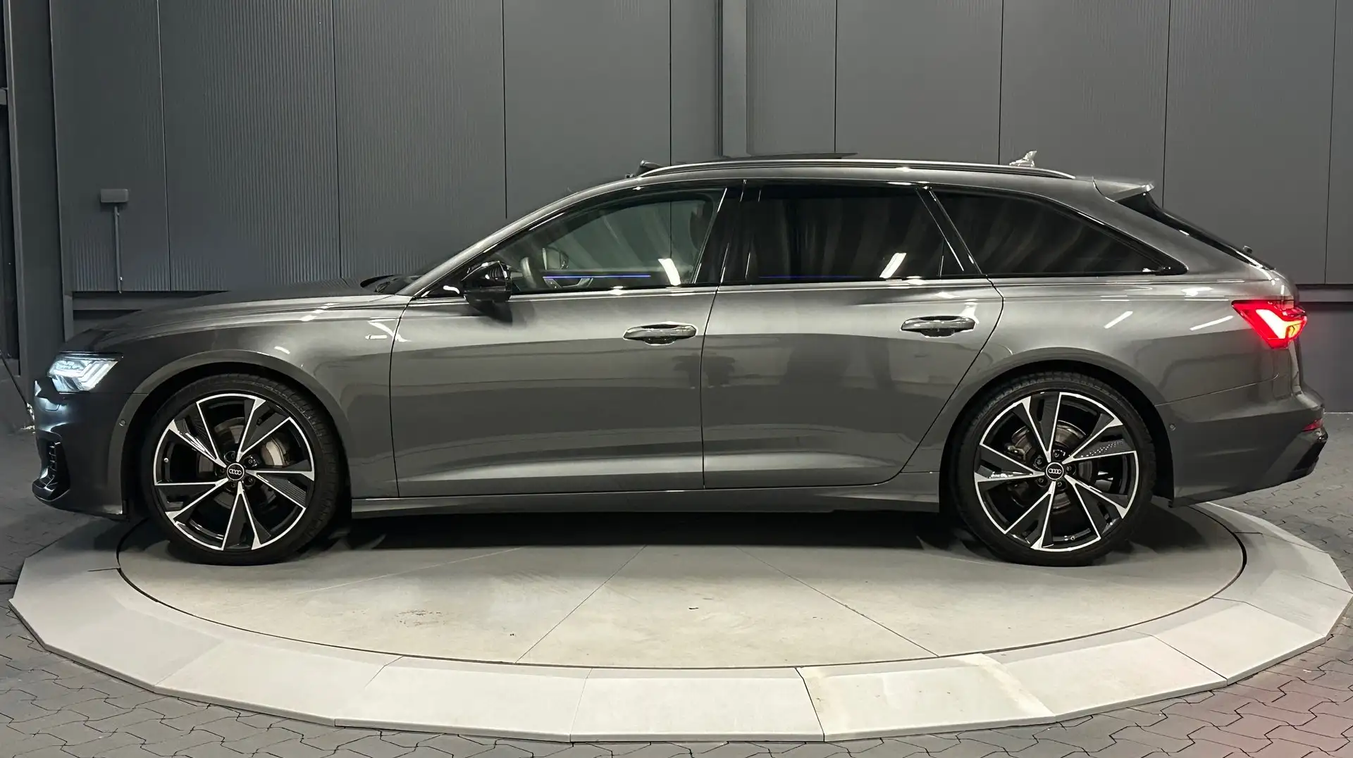 Audi A6 Avant 40 TDI quattro S-Line *21Zoll*PANORAMA*TV* Grau - 2