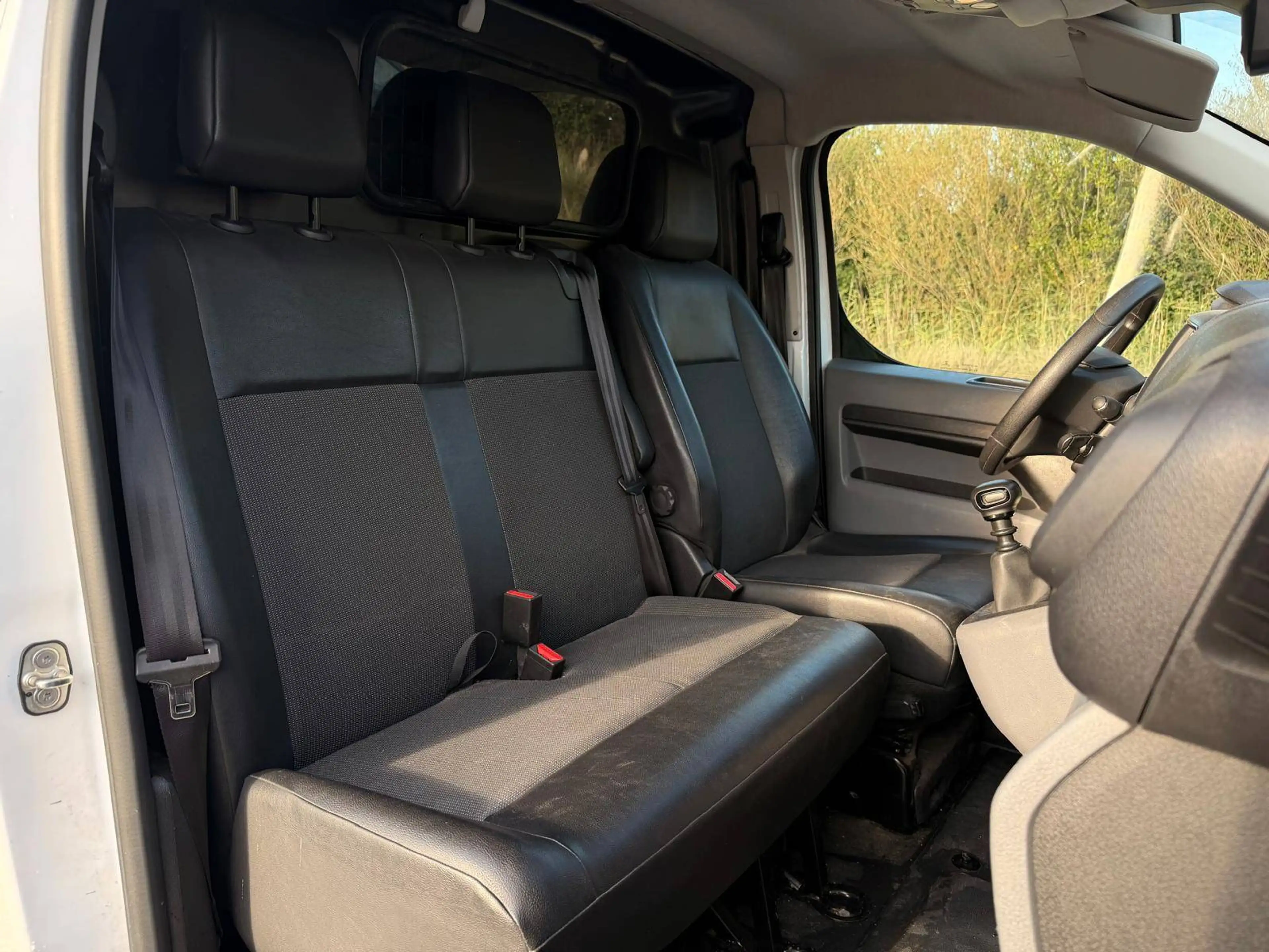 Peugeot Expert 2.0 BlueHDi L2 Standard Pro S — photo 11