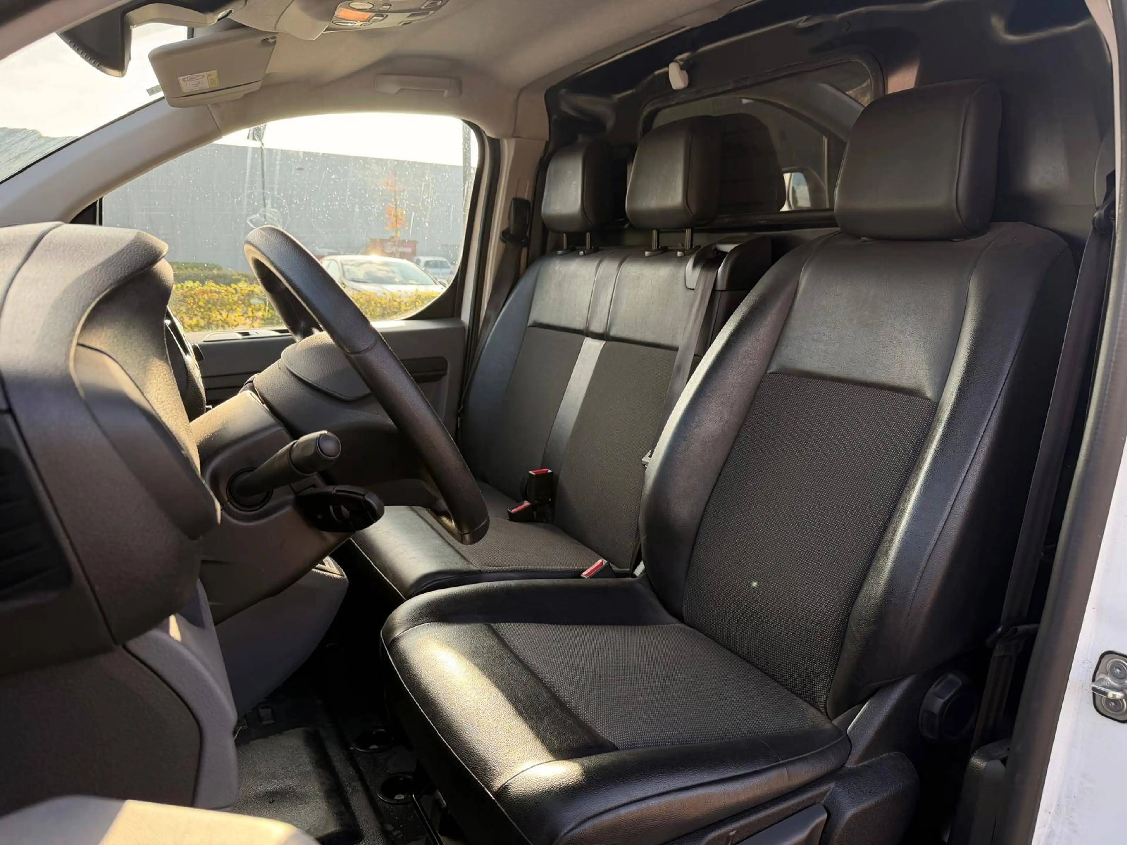 Peugeot Expert 2.0 BlueHDi L2 Standard Pro S — photo 6