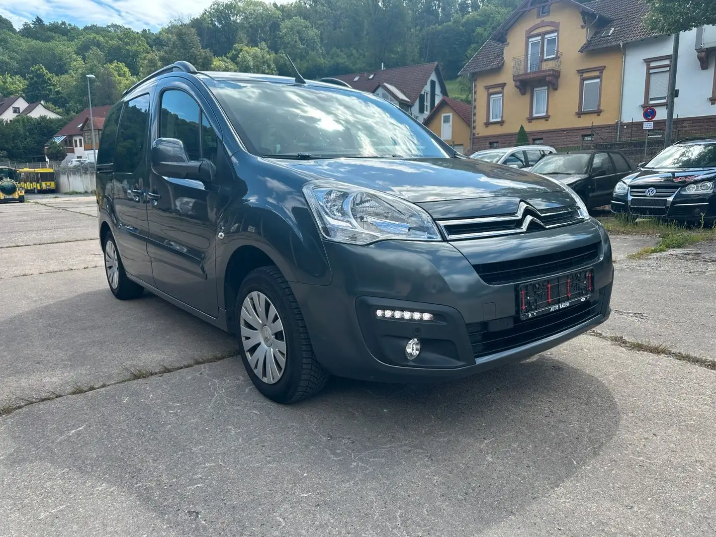 Citroen Berlingo Kombi Shine Euro 6 TüV NEU Klima AHK Gris - 1
