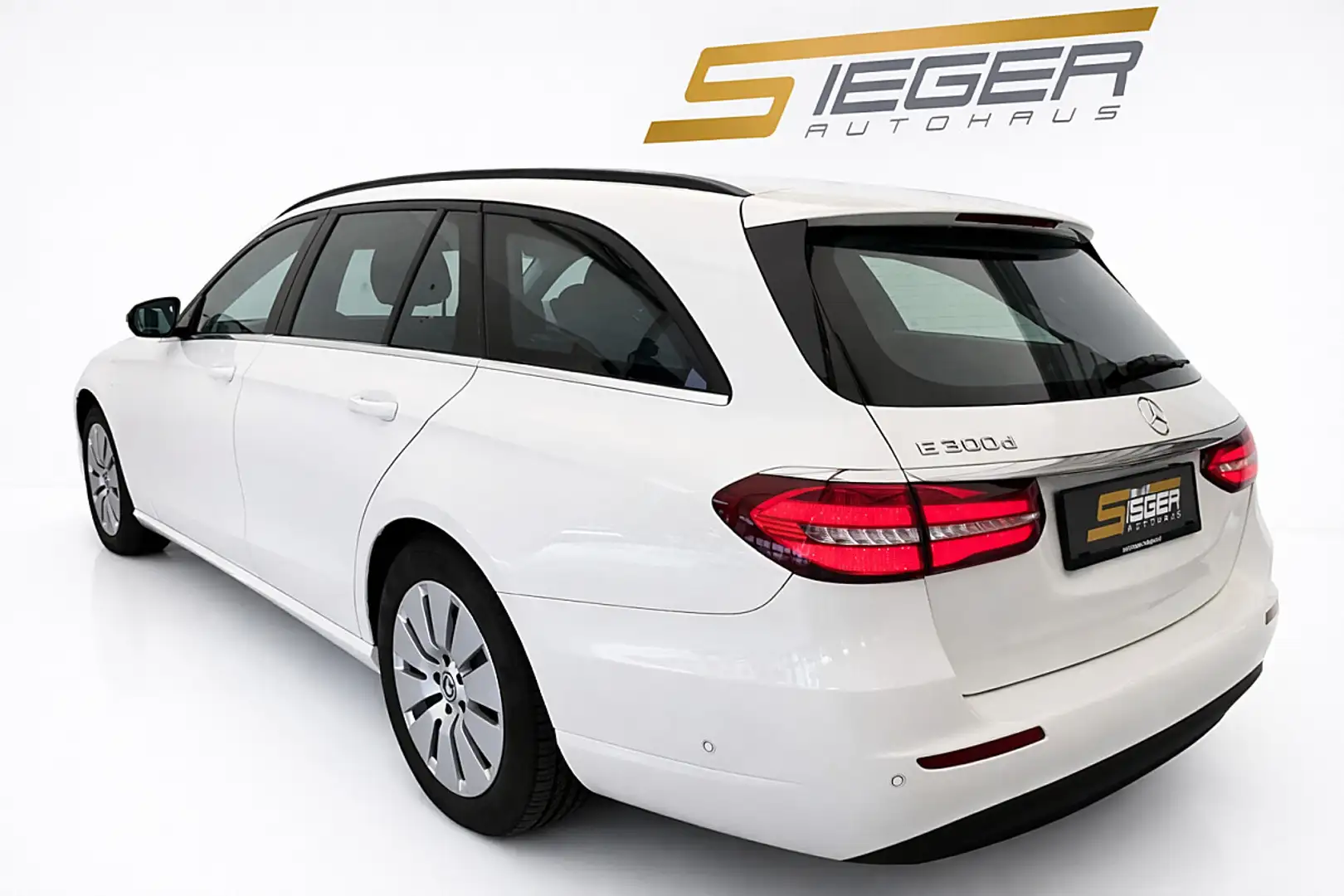 Mercedes-Benz E 300 d T Aut. Weiß - 2