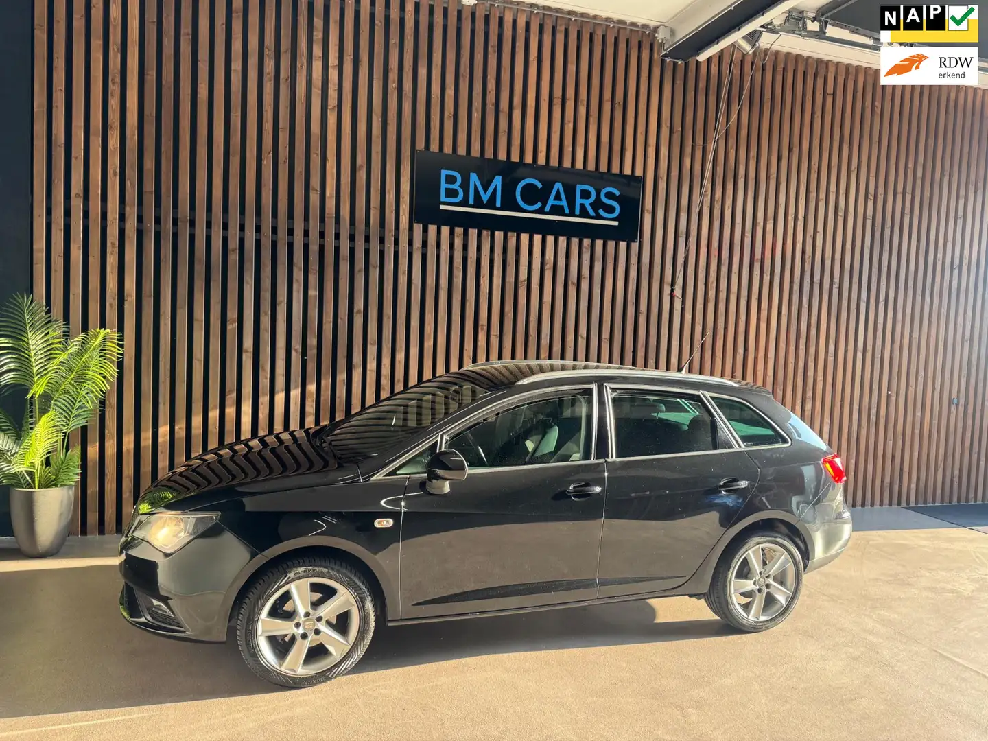 SEAT Ibiza ST 1.2 TSI Chill Out Plus AIRCO, Trekhaak,Cruise C Zwart - 1