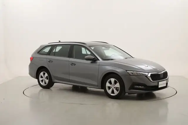 Skoda Octavia view 7
