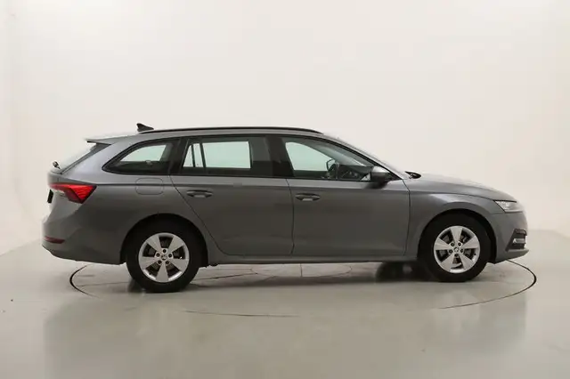 Skoda Octavia view 6