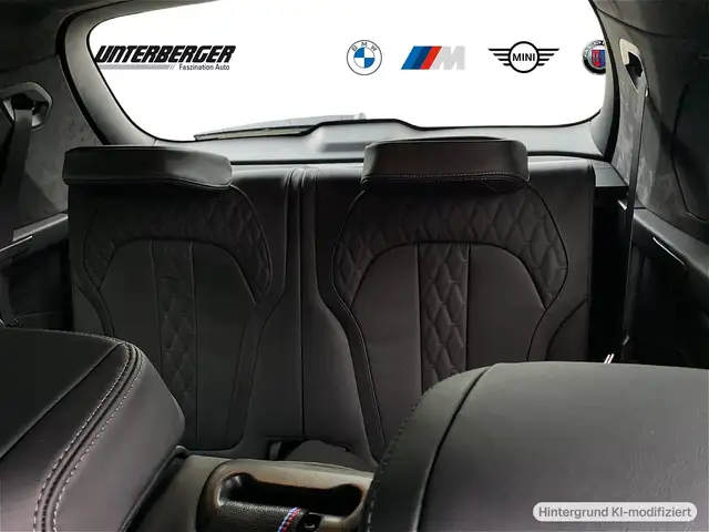 BMW X7 view 12