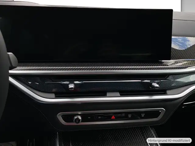 BMW X7 view 8