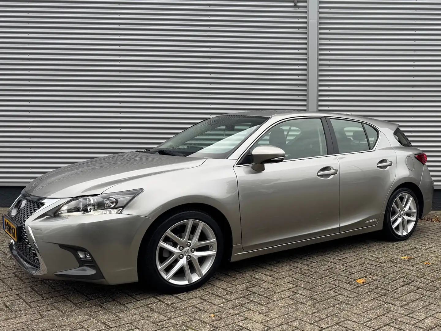 Lexus CT 200h Hybrid 136pk E-CVT Business Line | Adaptive Cruise Grijs - 1