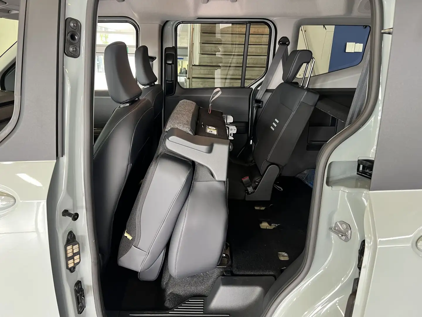Ford Tourneo Courier ACTIVE / 43 KWH / STOCKACTIE!! Nero - 2