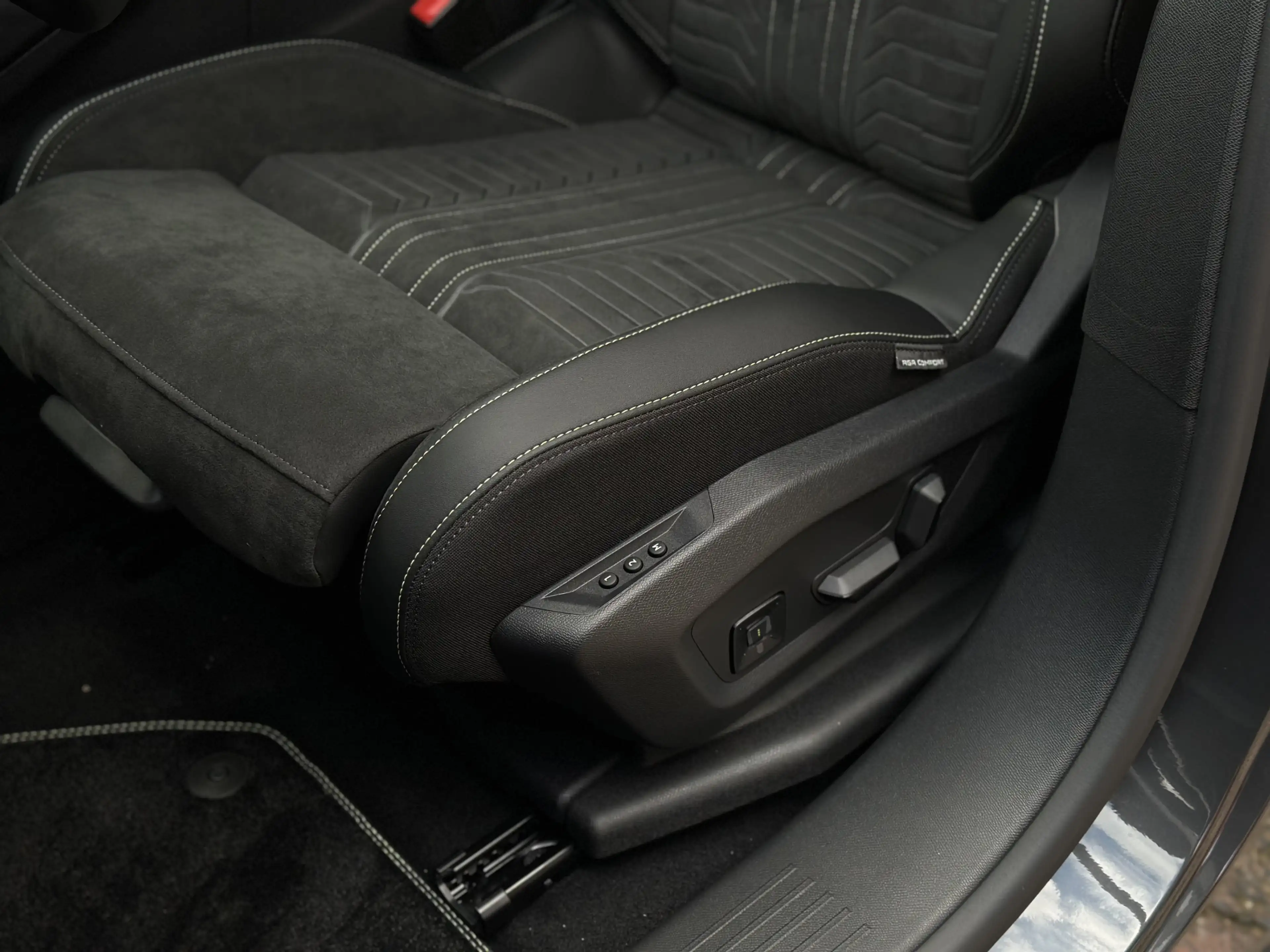 Peugeot 5008 1.2 Hybrid 145 GT Exclusive 7p €12.831,- korting/T — photo 27