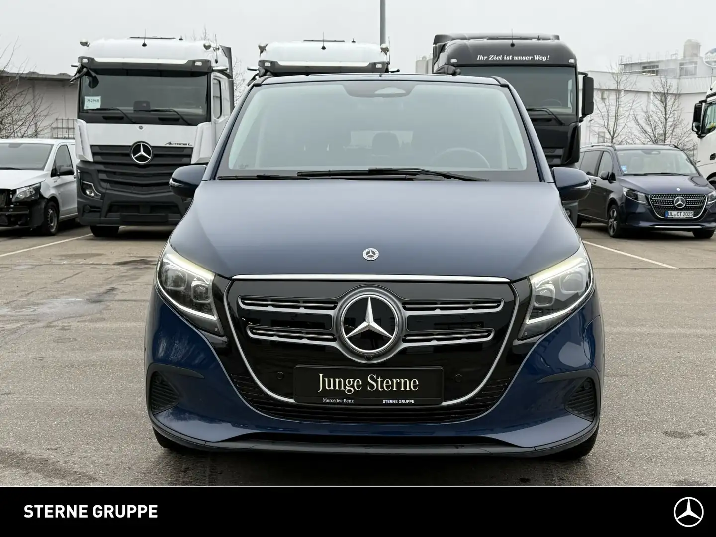 Mercedes-Benz EQV 300 EQV 300 Lang DISTRONIC MULTIBEAM LED 7 SITZER Blau - 2