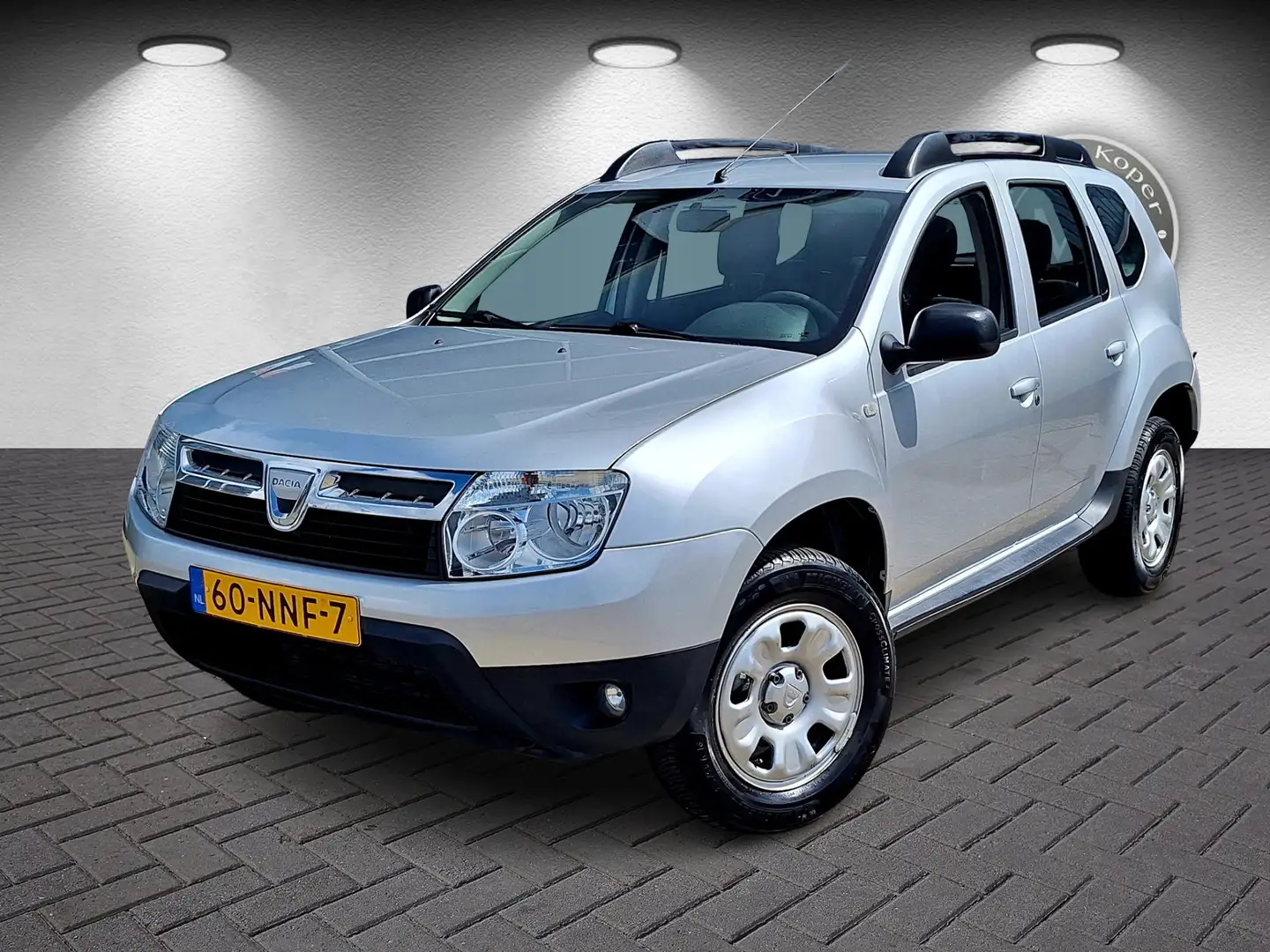 Dacia Duster 1.6 Lauréate 2wd Airco, Trekhaak, Dealer onderhoud Argintiu - 1