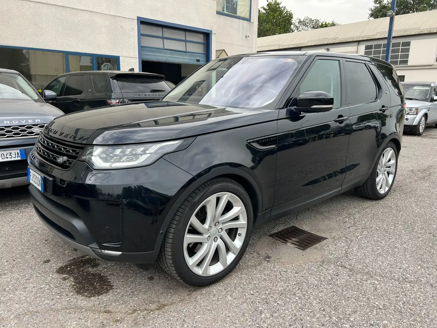 Land Rover Discovery 3.0 td6 First Edition 249cv 7posti auto Nero - 1