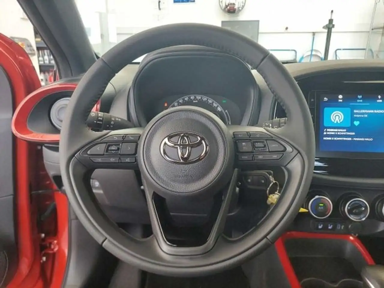 Toyota Aygo X Teamplayer CVT ACC Apple CarPlay Android Auto Musi 8