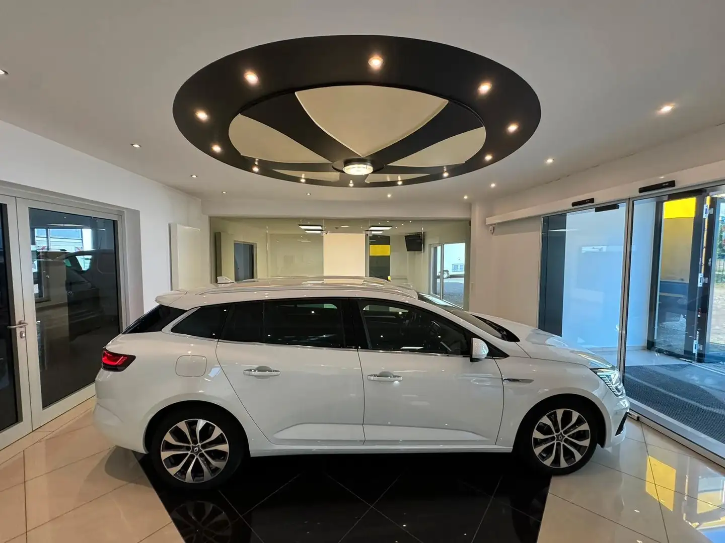 Renault Megane E-Tech Weiß - 2