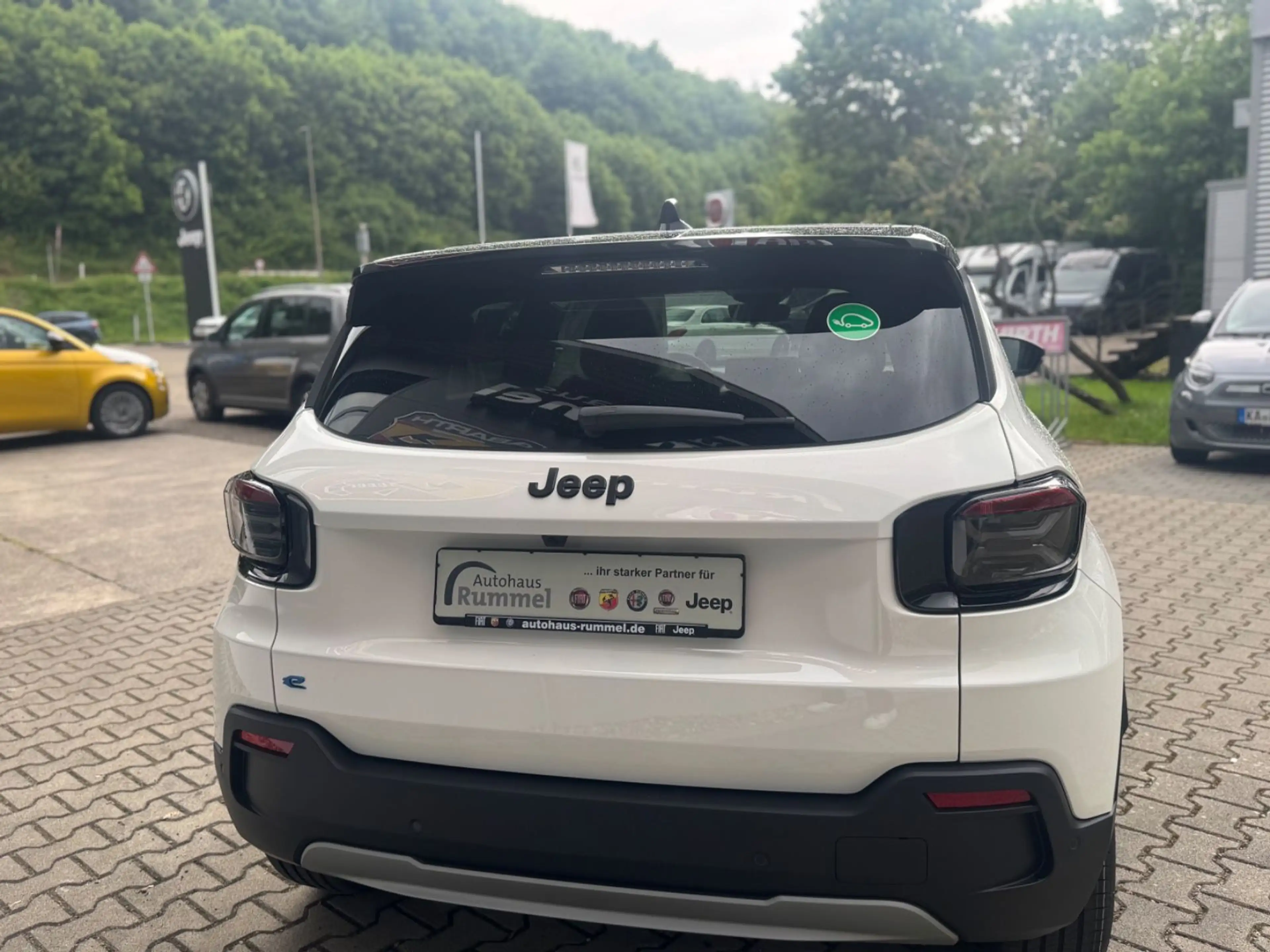 Jeep Avenger 54 kWh 115 kW Black Edition — photo 6