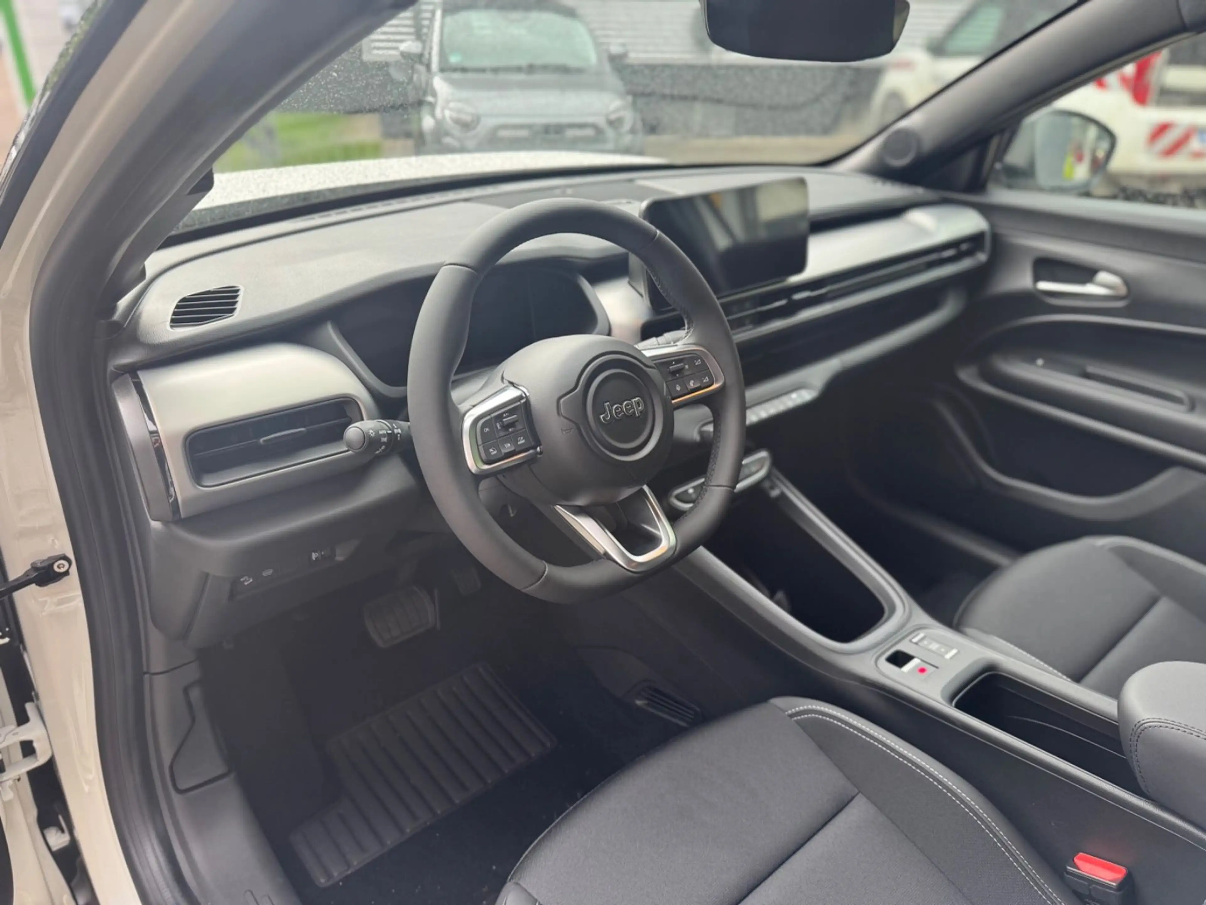 Jeep Avenger 54 kWh 115 kW Black Edition — photo 11