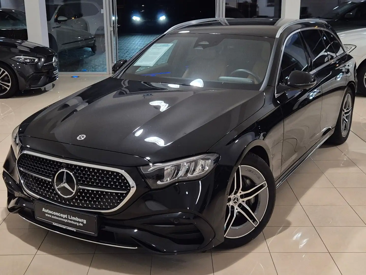 Mercedes-Benz E 220 d T AMG Line Advanced/Leder/AHK/Standhzg Schwarz - 2