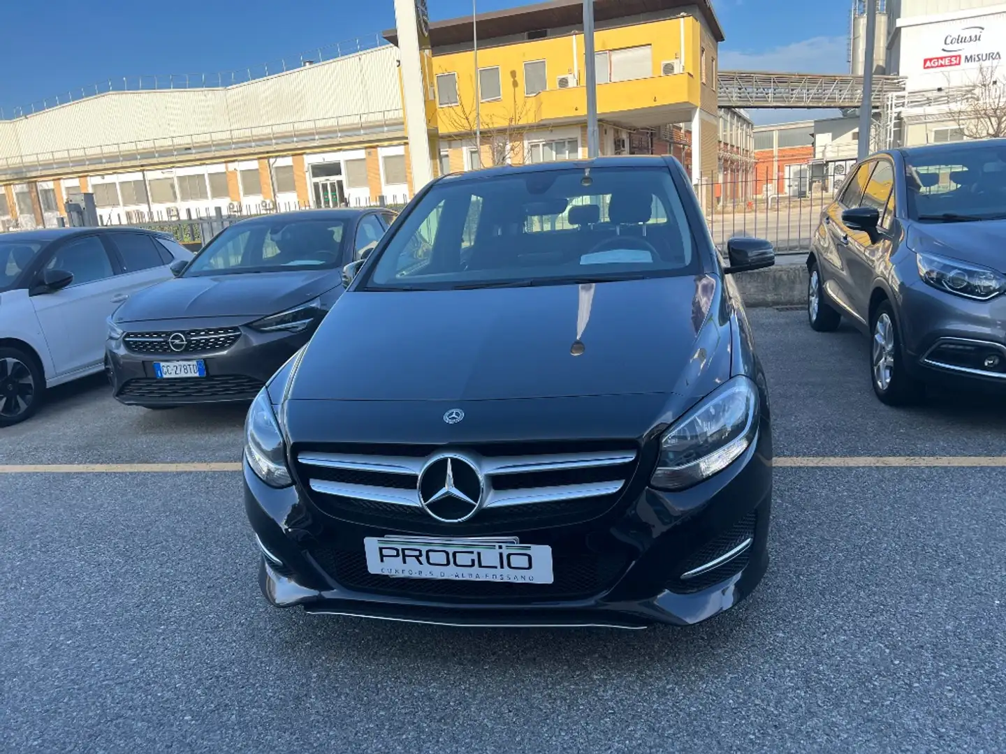 Mercedes-Benz B 200 - B 200 d Automatic Premium Black - 2