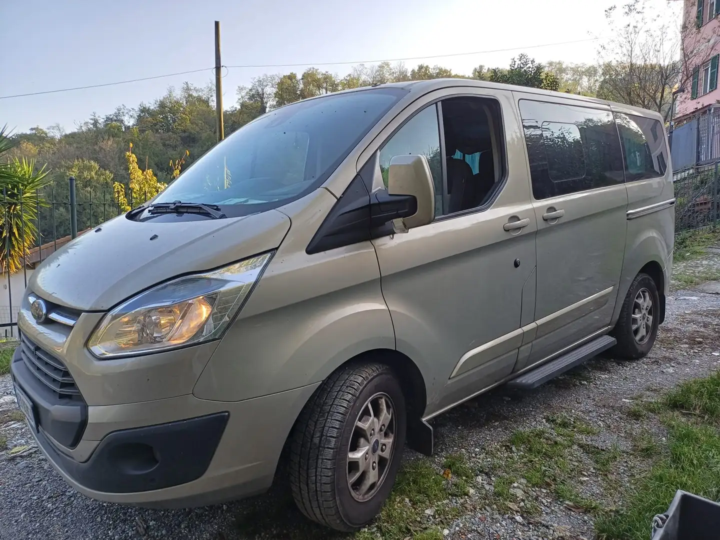Ford Tourneo Custom Beige - 1