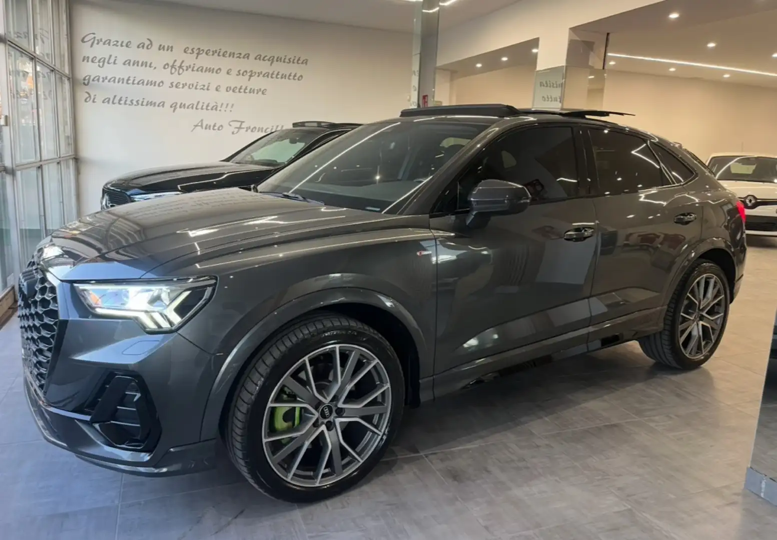 Audi Q3 40 2.0 tdi S line edition quattro 190cv s-tronic Grijs - 2