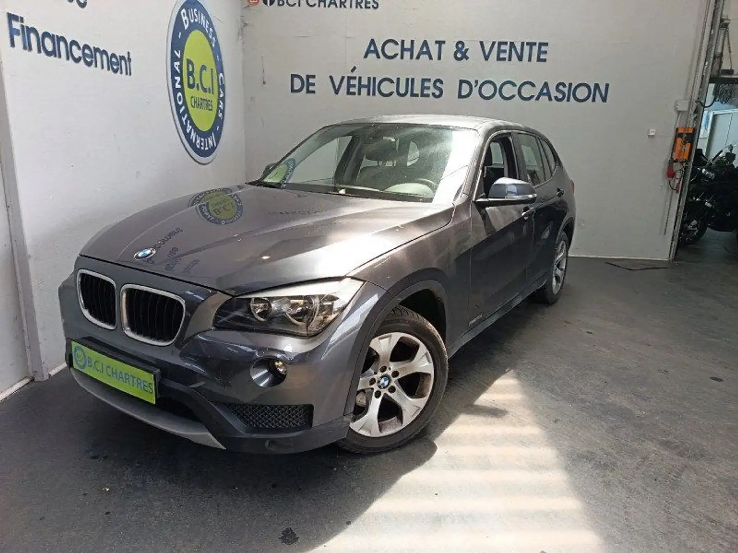 BMW X1 (E84) SDRIVE16D 116CH BUSINESS Gris - 1