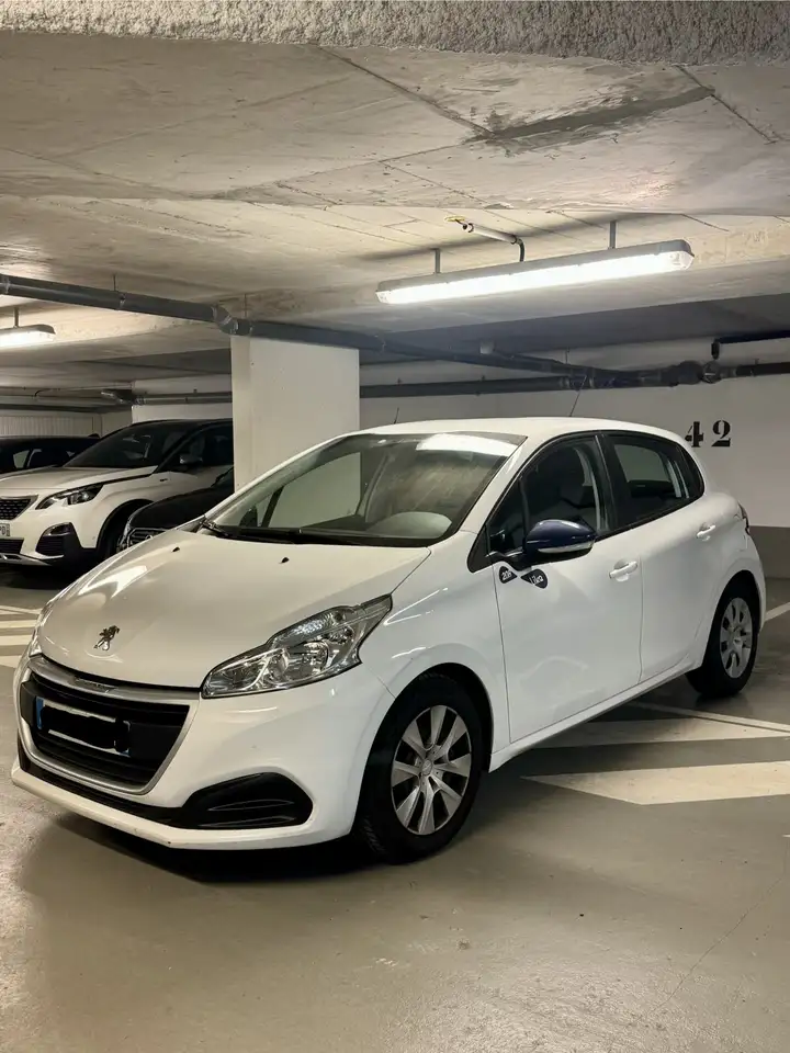Peugeot 208 1.2 PureTech 68ch BVM5 Like