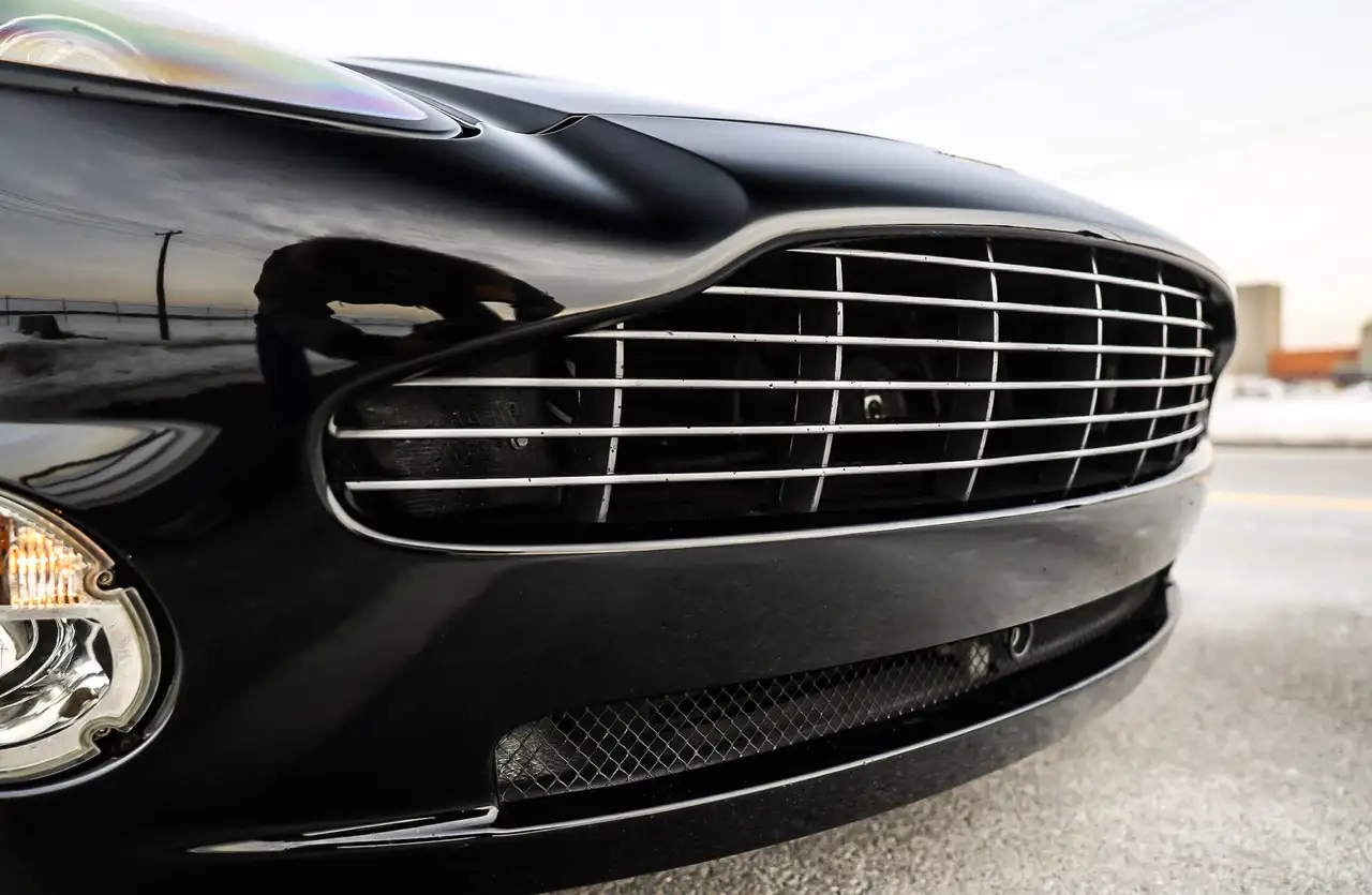 Aston Martin Vanquish снимка Aston Martin Vanquish