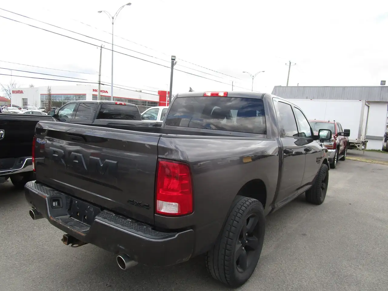 RAM 1500 снимка RAM 1500