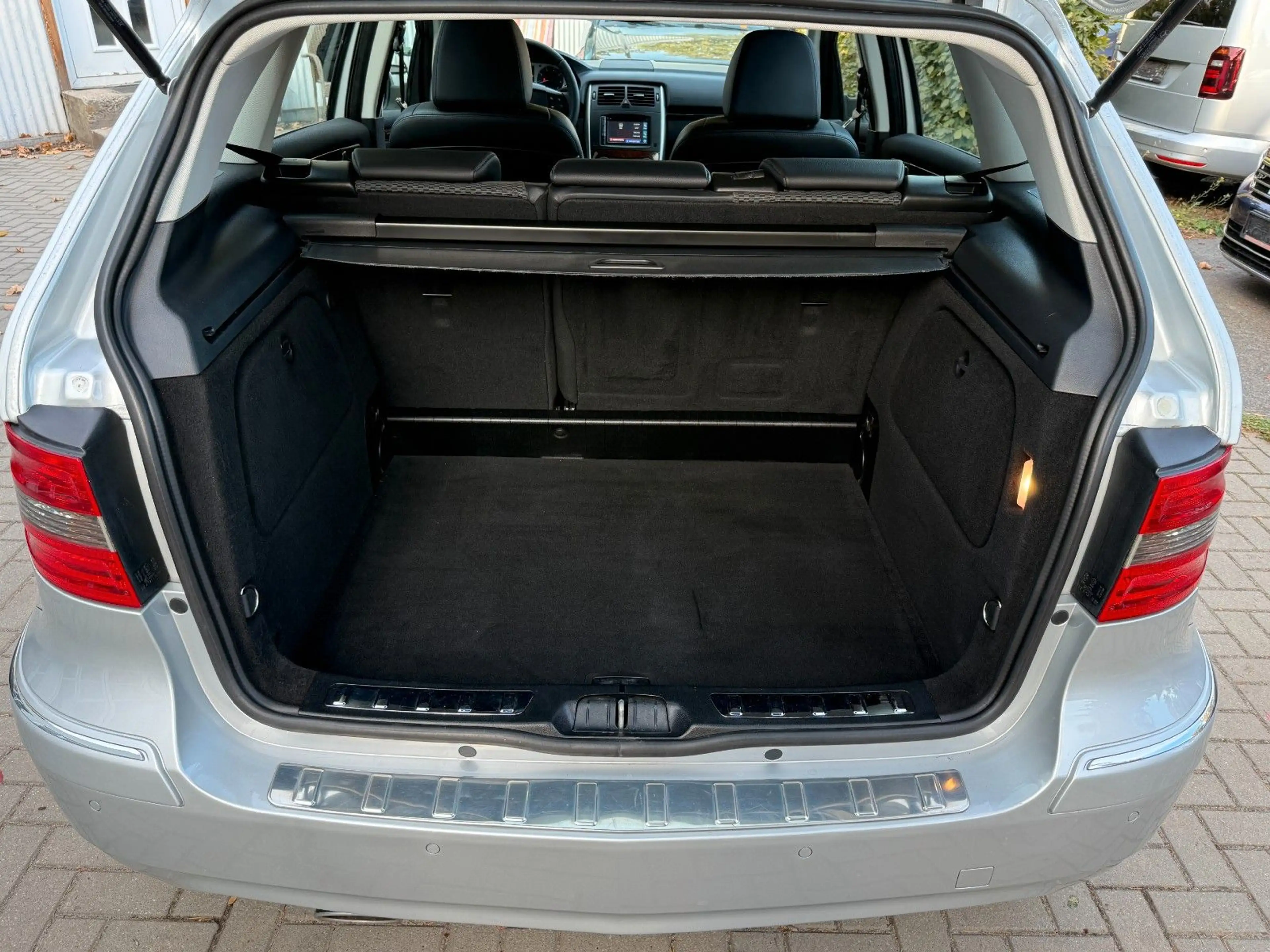 Mercedes-Benz B 200 B B 200 — photo 24