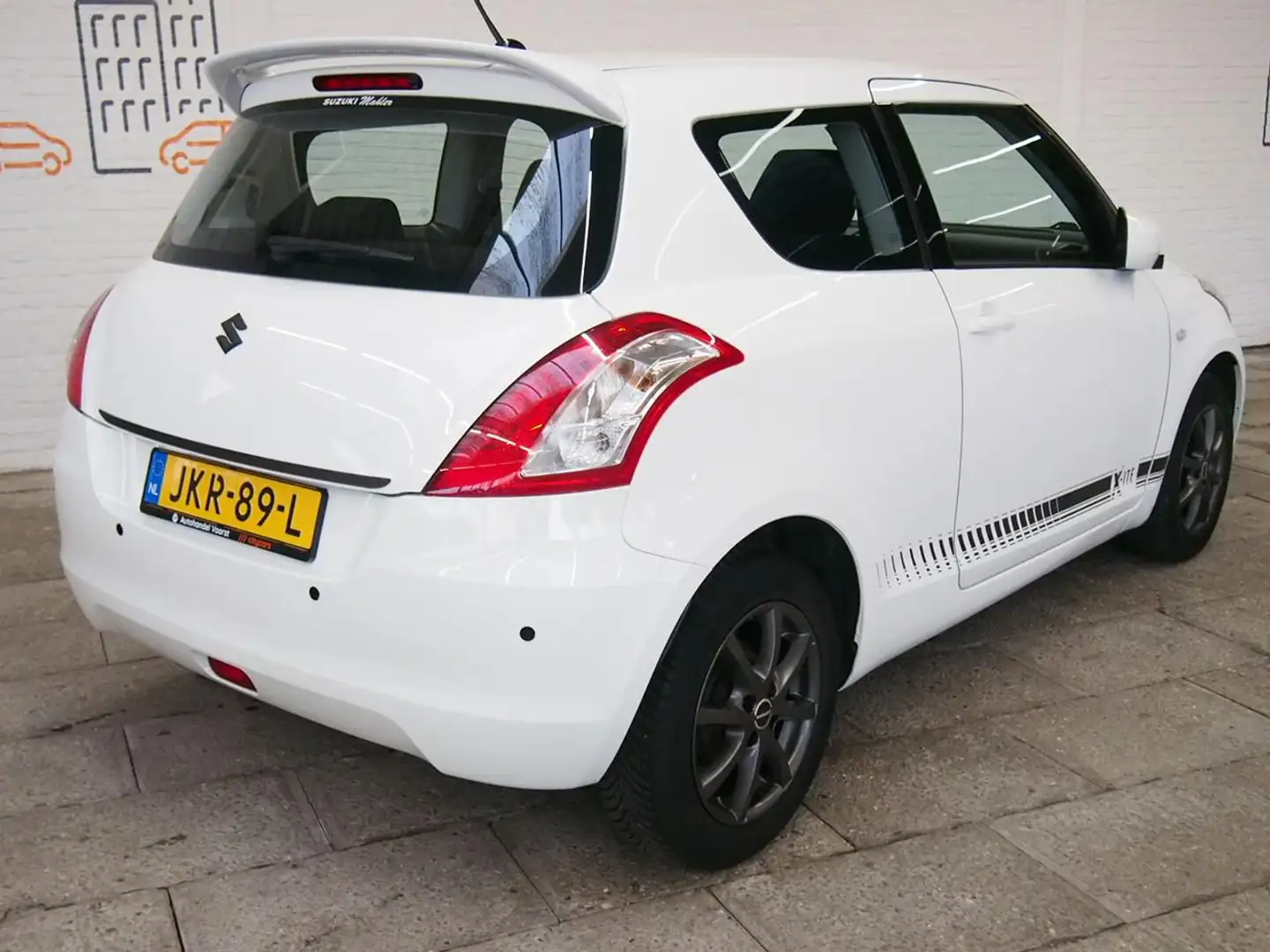 Suzuki Swift 1.2 Bandit EASSS Airco (APK:Nieuw) Incl.Garantie Wit - 2
