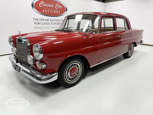 Mercedes-Benz 200 - ONLINE AUCTION
