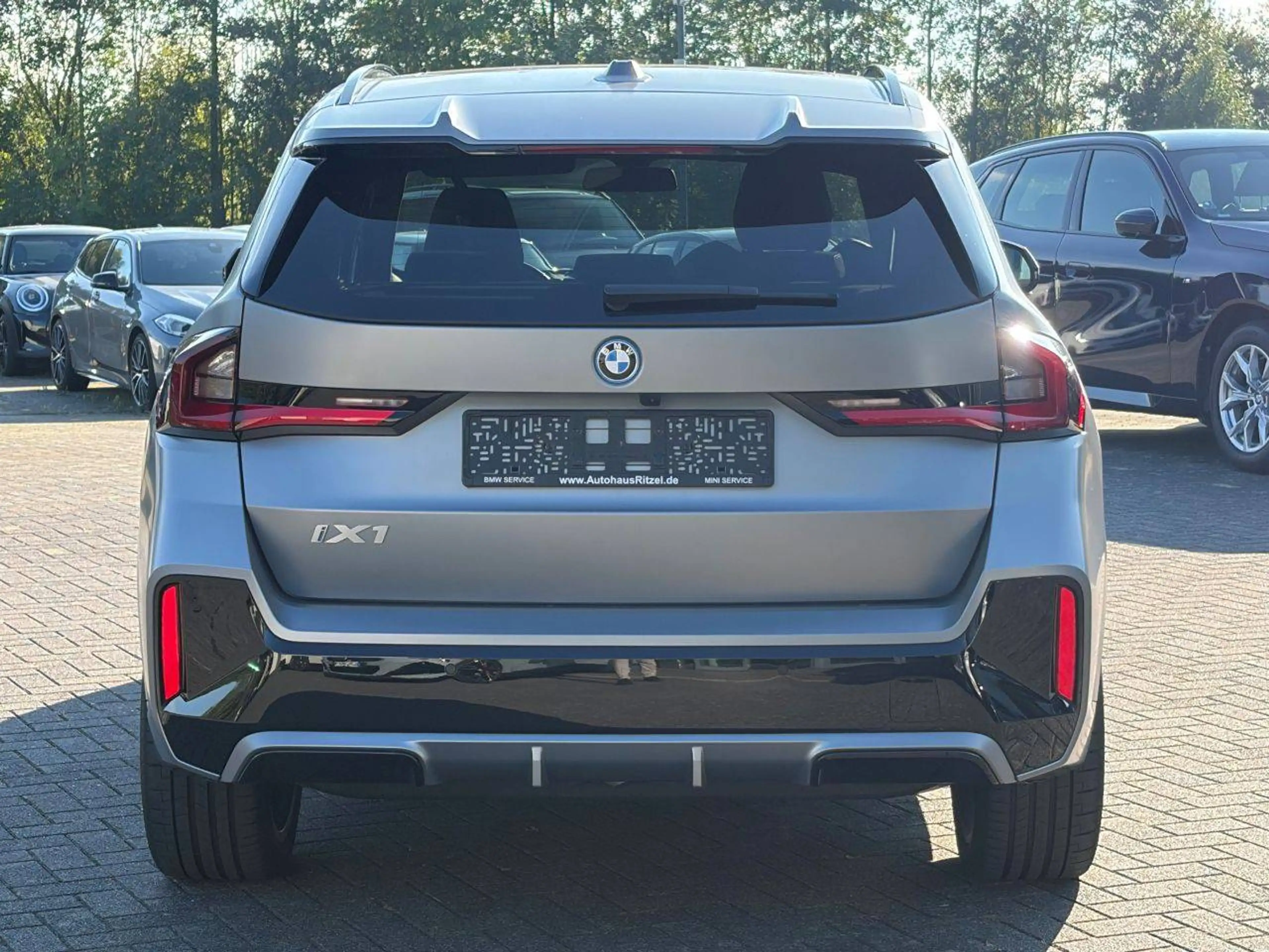 BMW iX1 30 xDrive M Sport Pro / Glasdach / AHK schwenkbar — photo 5