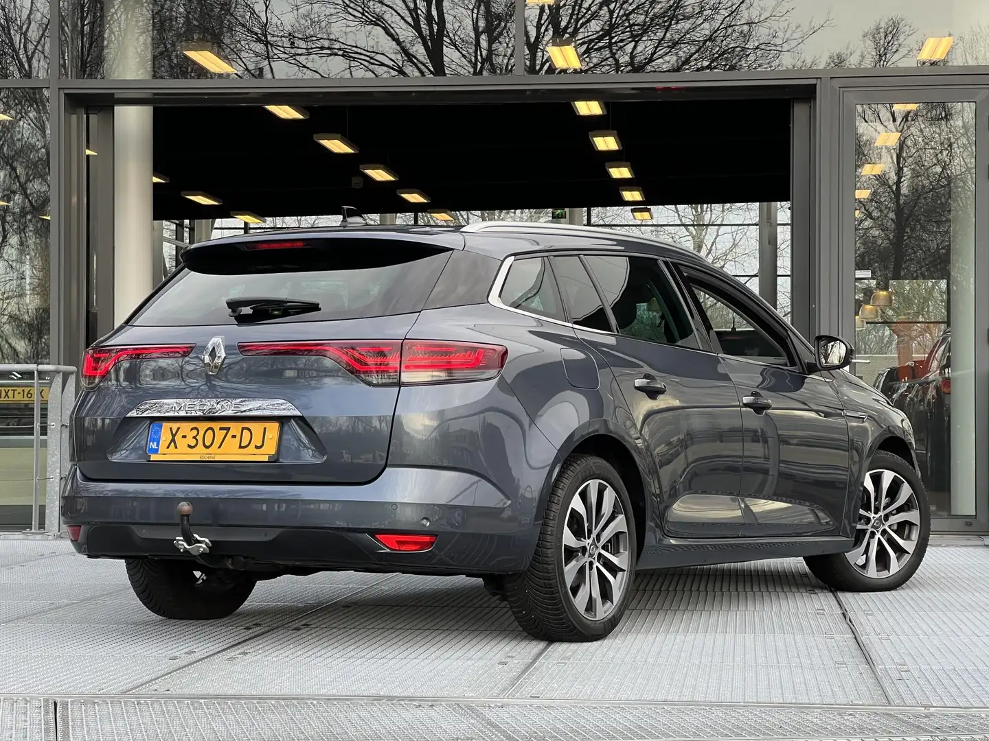 Renault Megane Estate 1.3 TCe 140 Techno | Trekhaak | Navigatie | Gris - 2