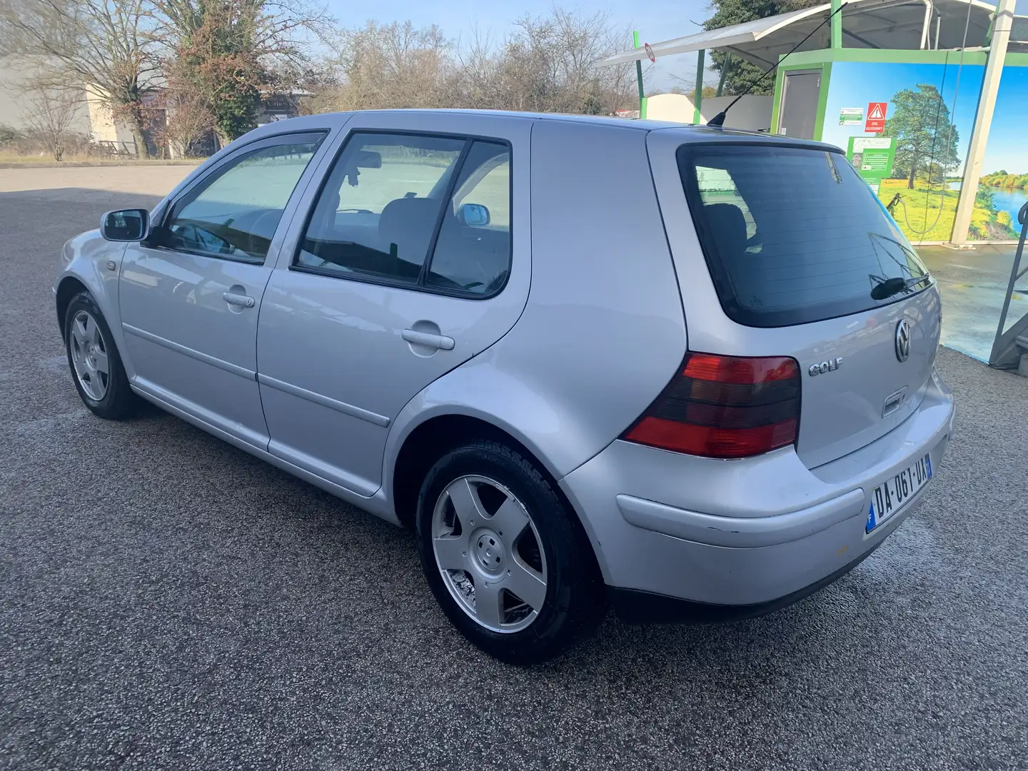Volkswagen Golf 1,6 16v 100 Ch - 2
