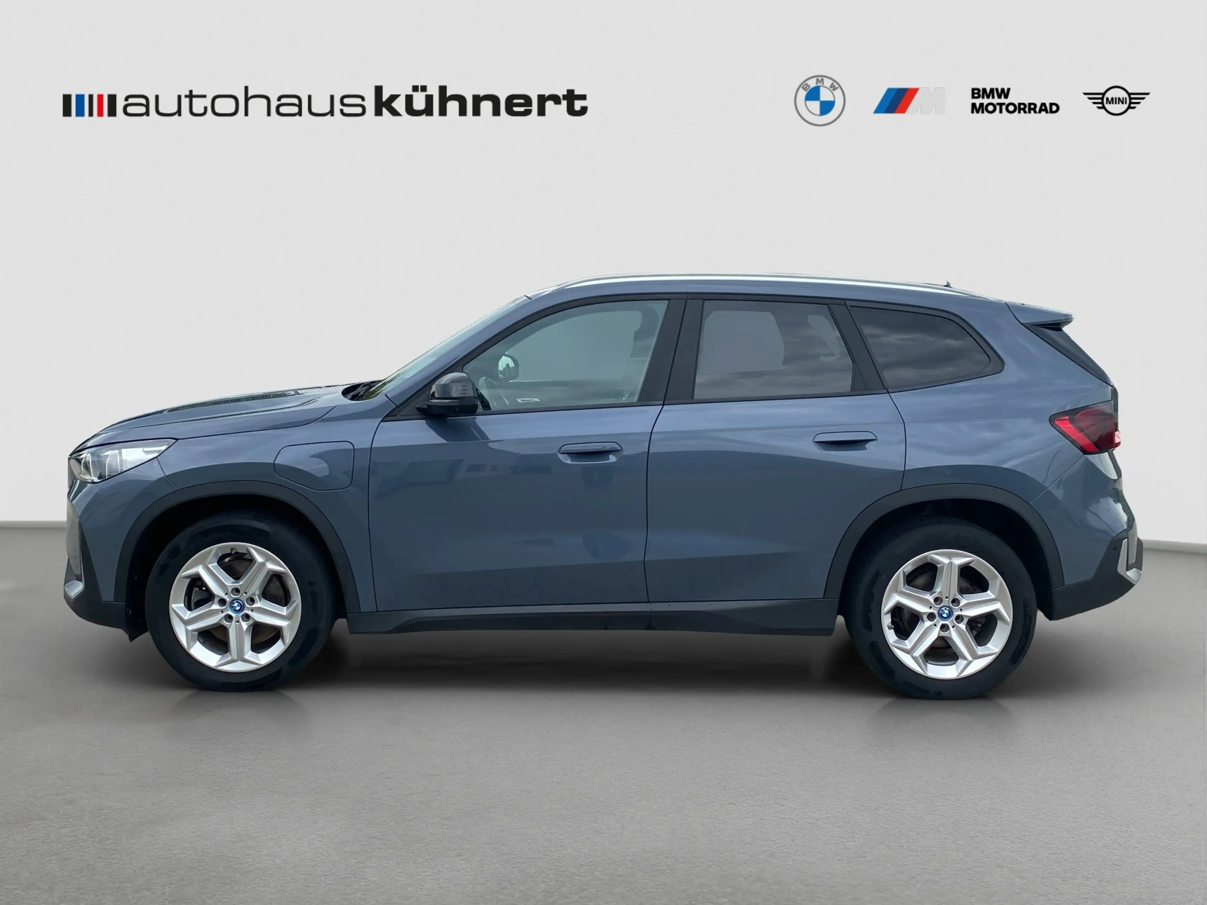 BMW X1 XDRIVE25E ACC LED SpurAss 360° AHK HUD HiFi — photo 4