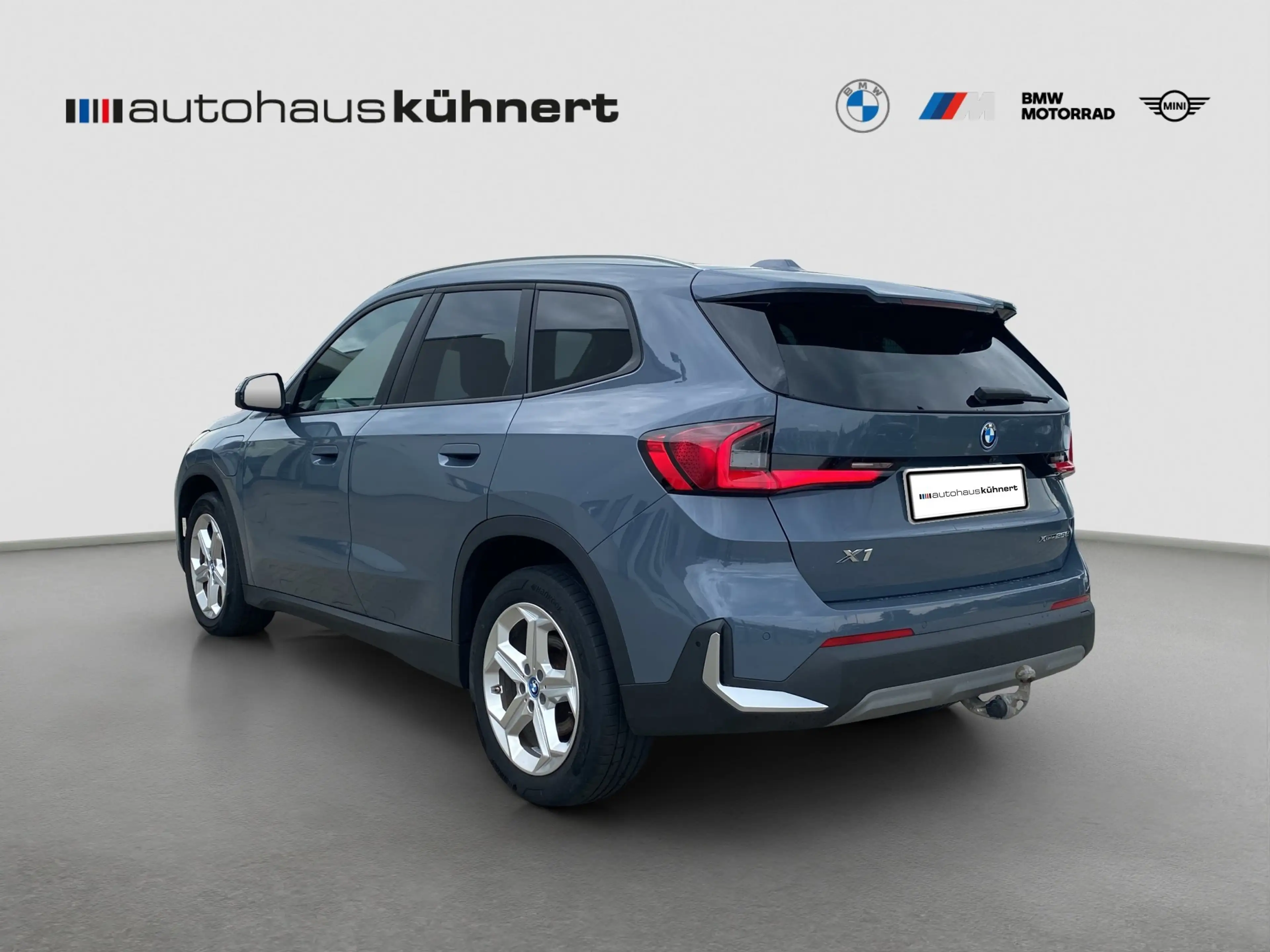BMW X1 XDRIVE25E ACC LED SpurAss 360° AHK HUD HiFi — photo 5