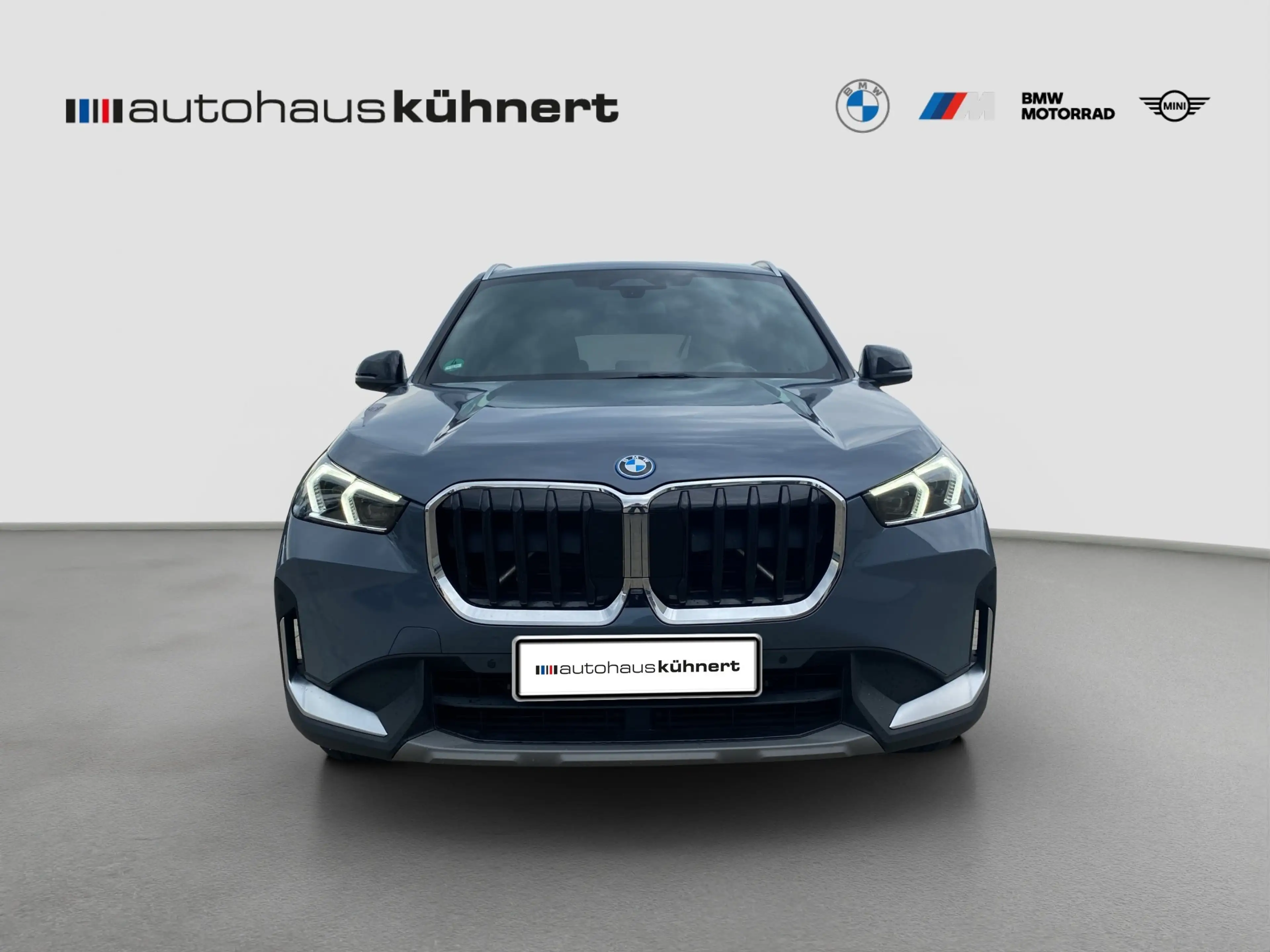 BMW X1 XDRIVE25E ACC LED SpurAss 360° AHK HUD HiFi — photo 3