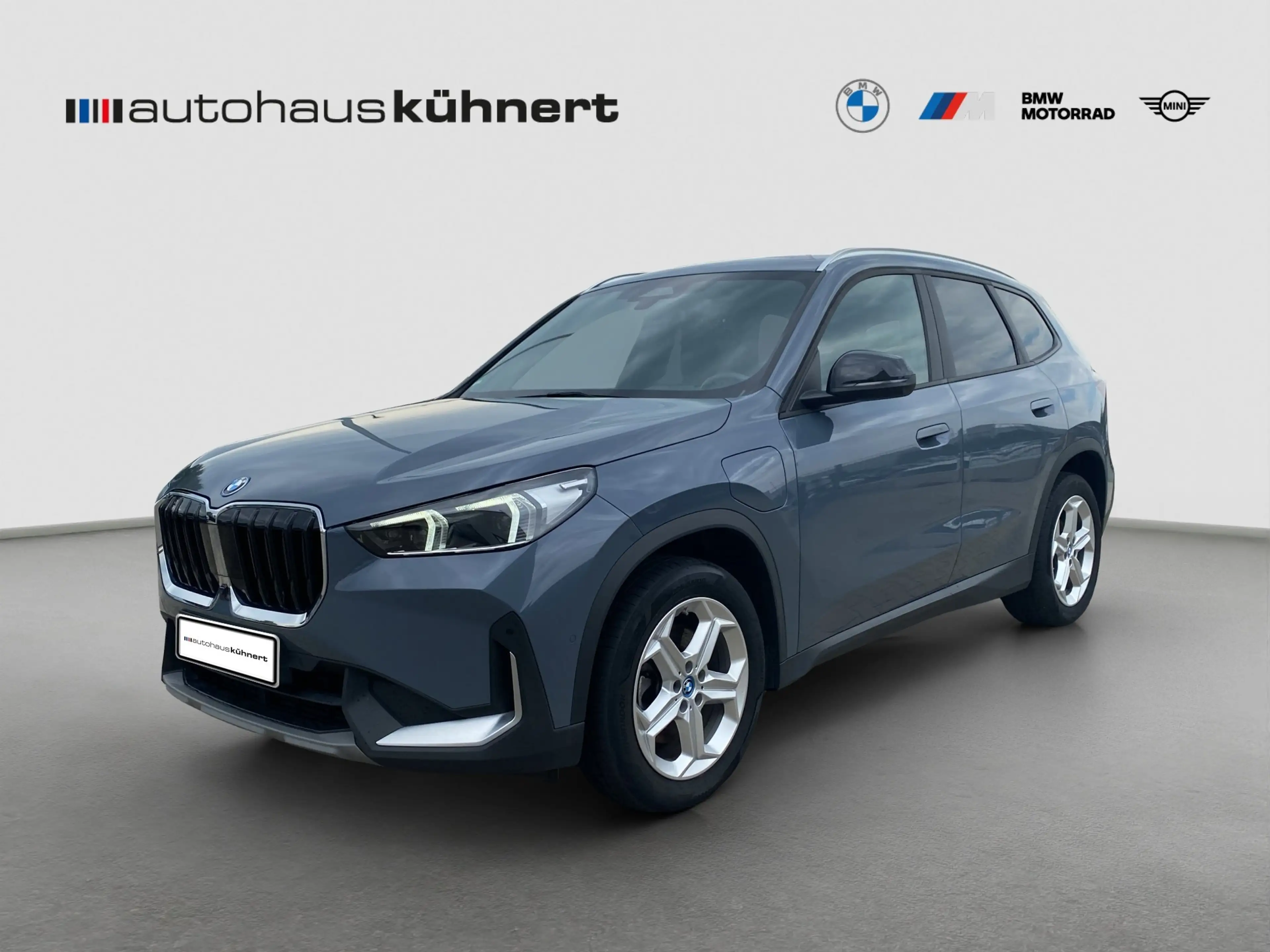 BMW X1 XDRIVE25E ACC LED SpurAss 360° AHK HUD HiFi — photo 2