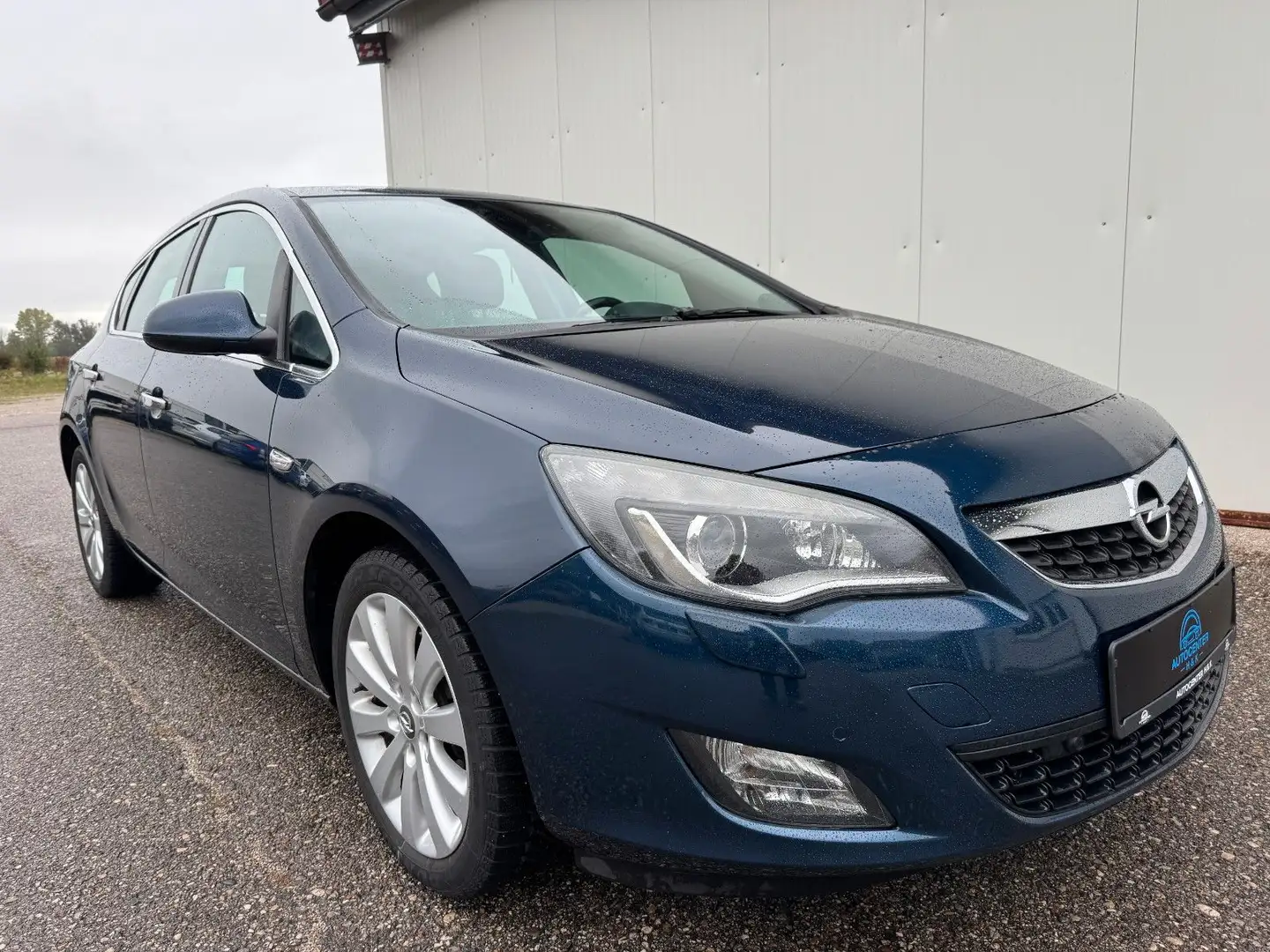 Opel Astra J Lim. 5-trg. Cosmo Aut. *NAVI*LEDER*SHZ* Blau - 2