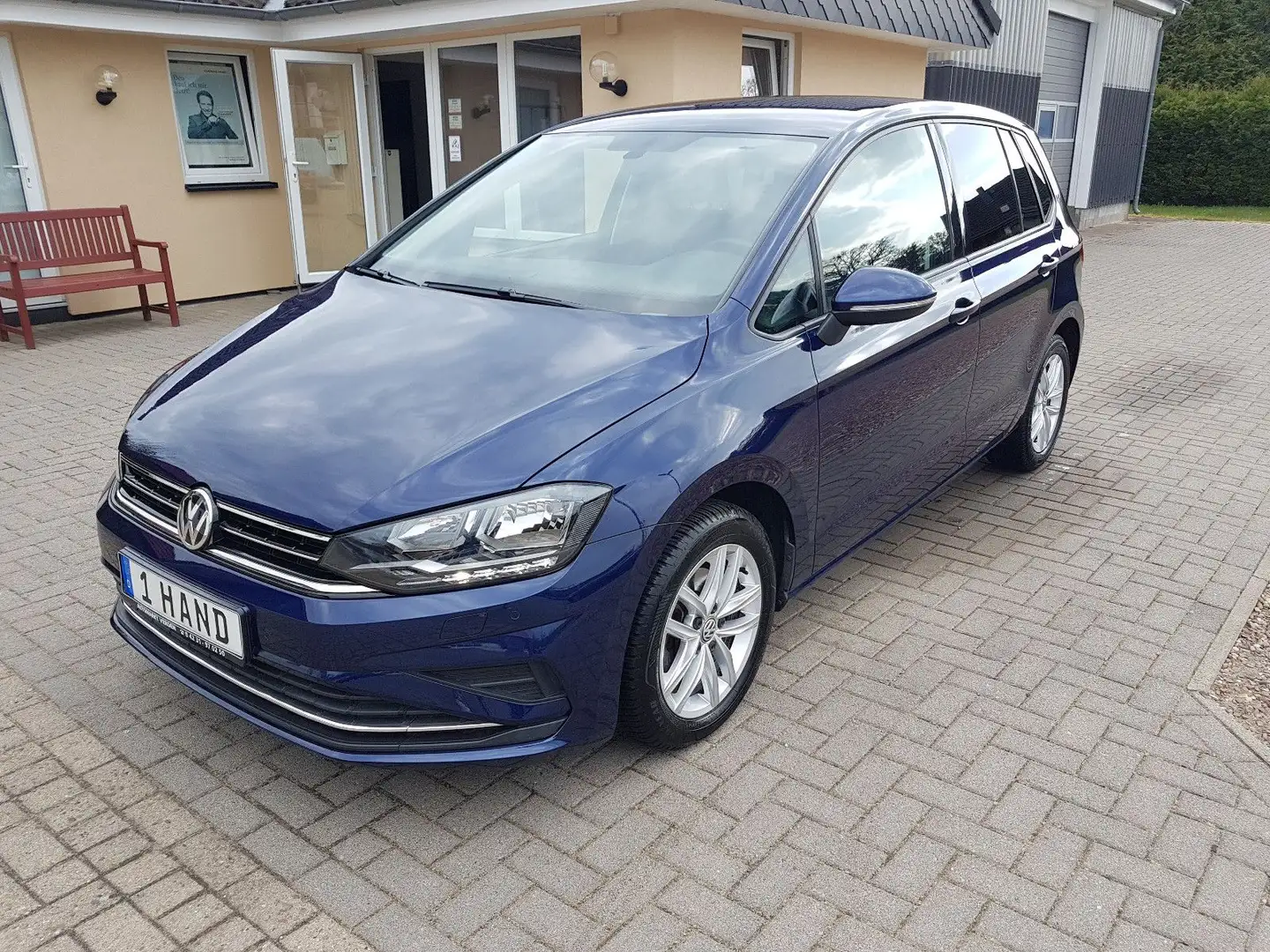 Volkswagen Golf Sportsvan VII Comfortline  1. Hd. NAVI  LED Blauw - 1