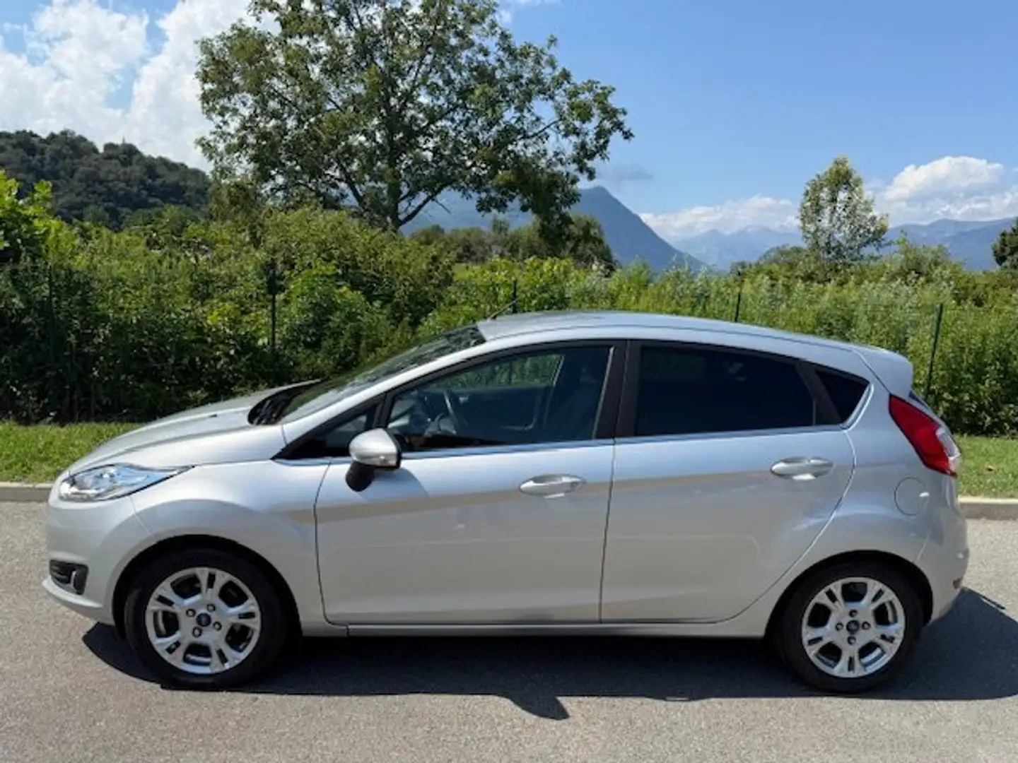 Ford Fiesta 5p 1.5 tdci Titanium 75cv E6 * COME NUOVA * Grigio - 1