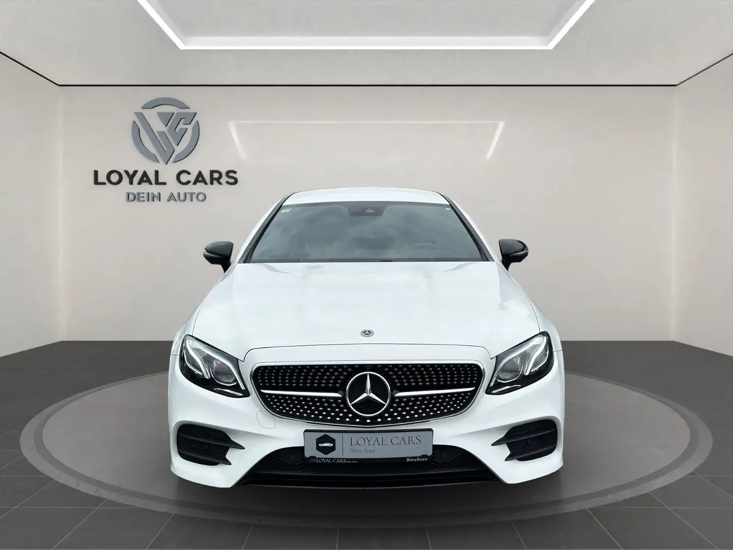 Mercedes-Benz E 220 d Coupe*AMG*Widescreen*360*MULTIBEAM*AMBIE Weiß - 2