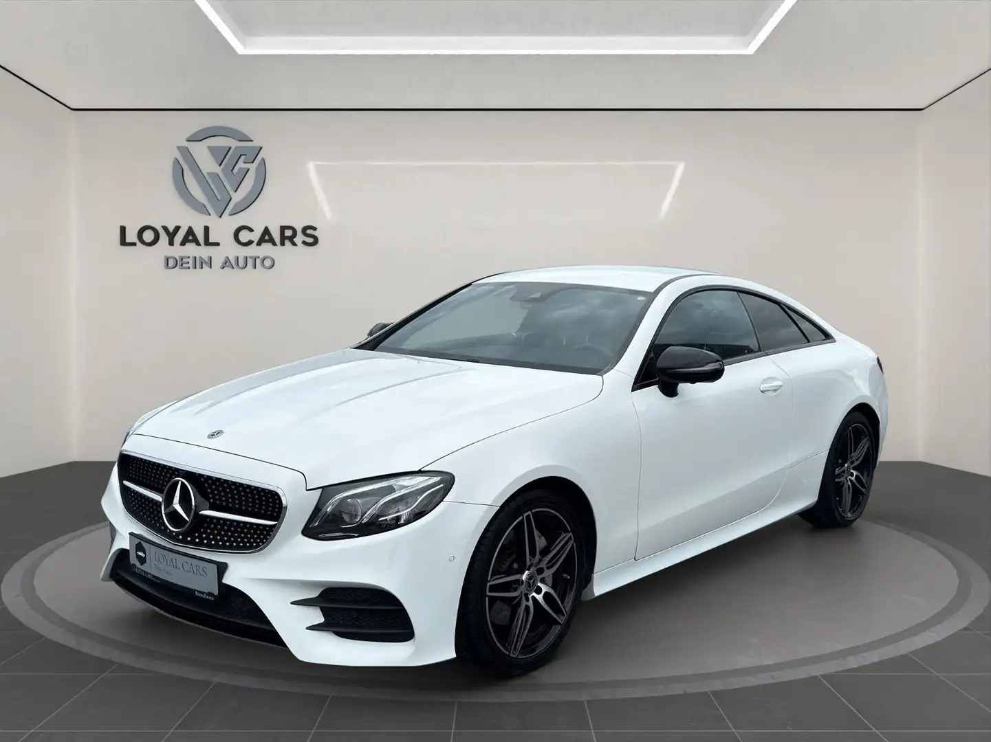 Mercedes-Benz E 220 d Coupe*AMG*Widescreen*360*MULTIBEAM*AMBIE Weiß - 1