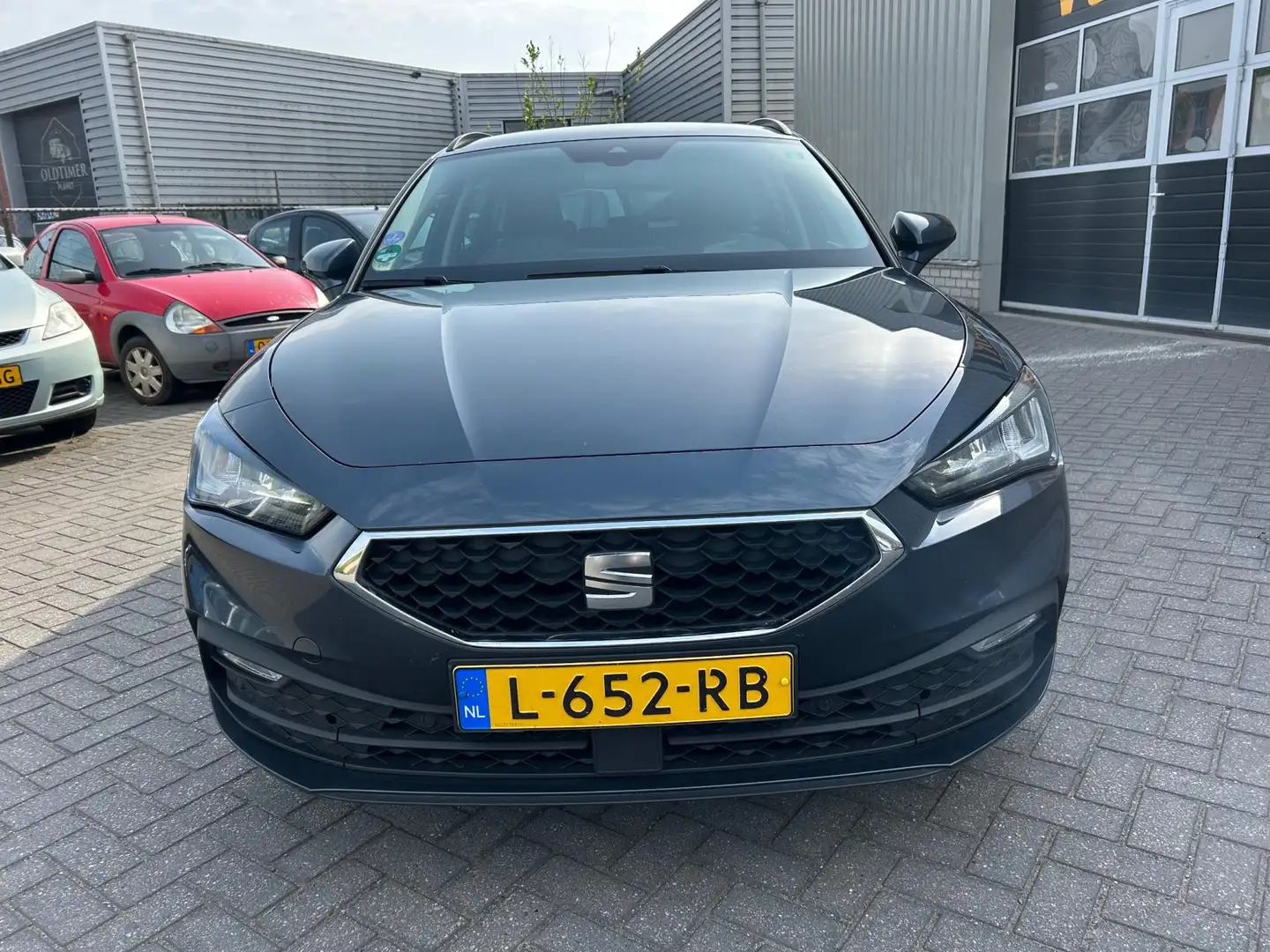 SEAT Leon Sportstourer 1.5 TSI Style Business Intense | NAVI Gris - 2