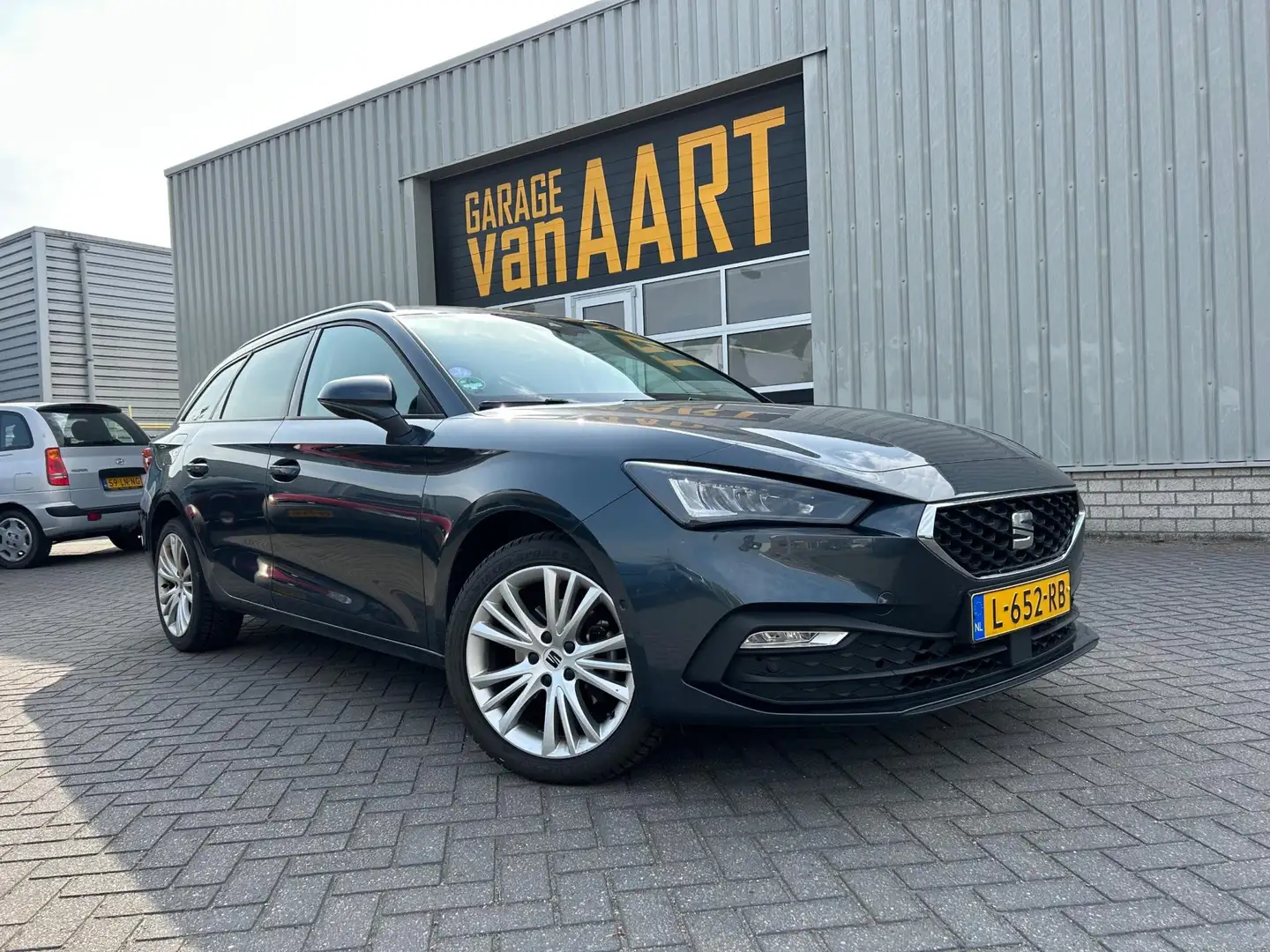 SEAT Leon Sportstourer 1.5 TSI Style Business Intense | NAVI Gris - 1