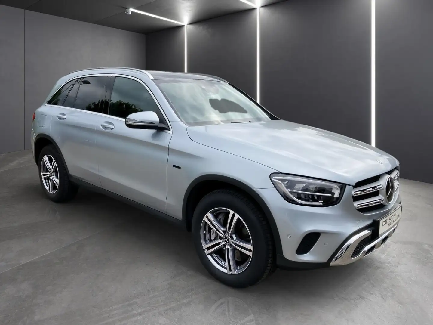 Mercedes-Benz GLC 300 e 4M*Distronic*AHK*Panorama*Kamera*LED* Plateado - 2