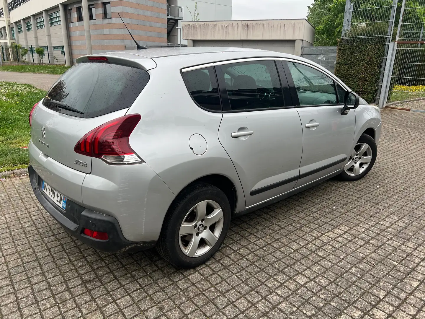 Peugeot 3008 3008 BlueHDi 120 EAT6 Stop Grau - 1